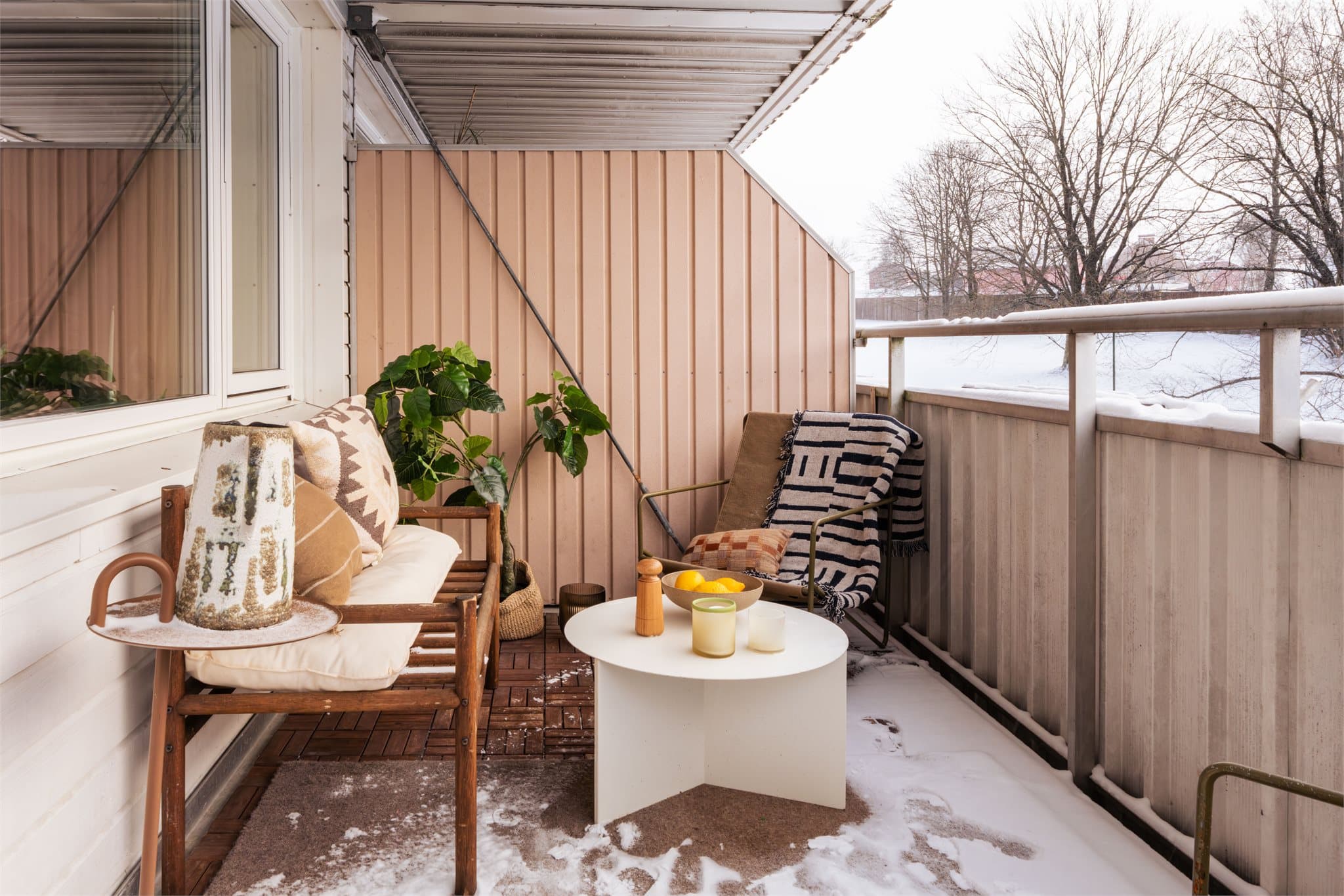 Her er det god plass til å møblere med sittegruppe og grill etter eget ønske.