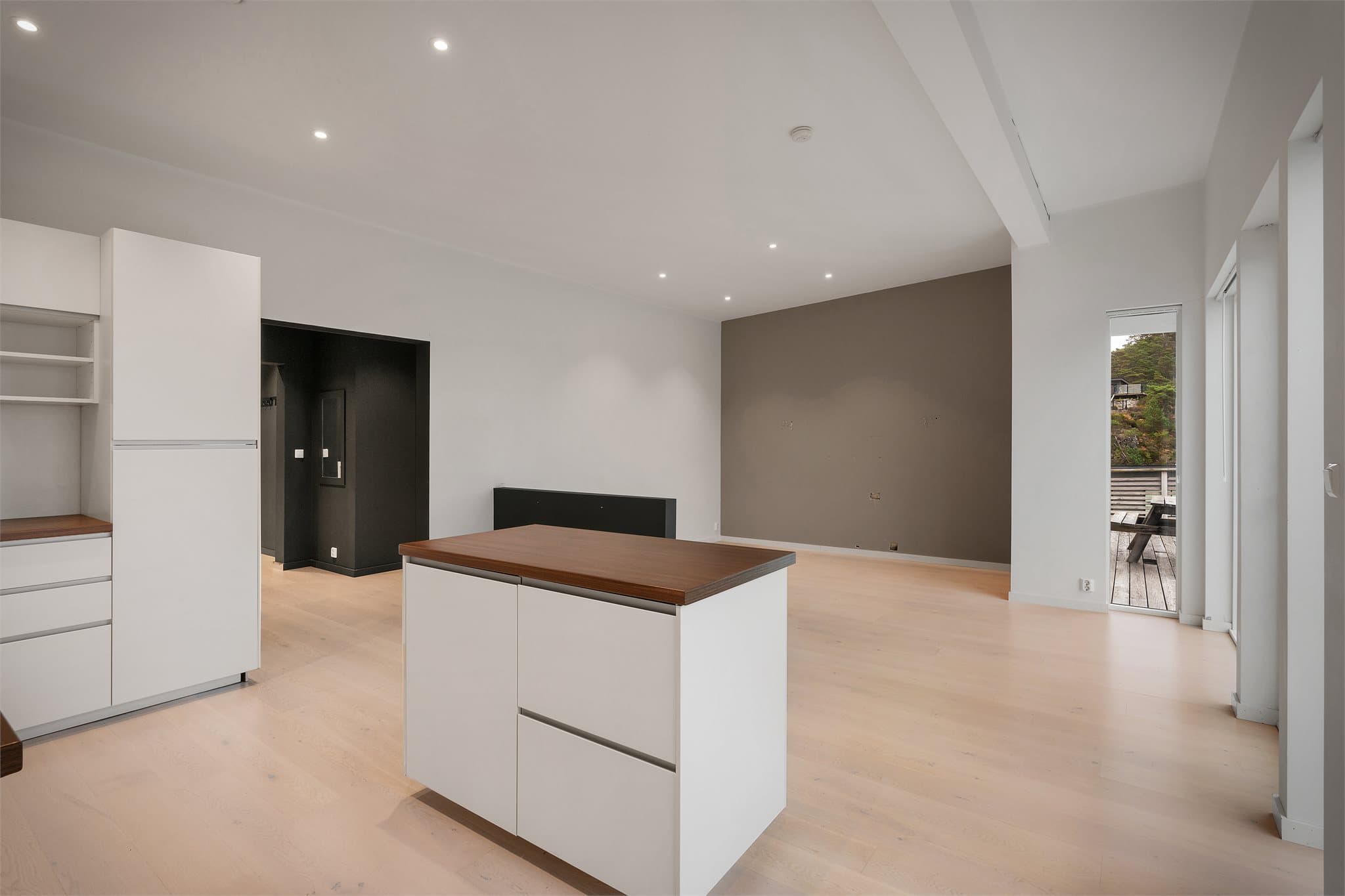 - Stue/kjøkken måler 35 m² -
