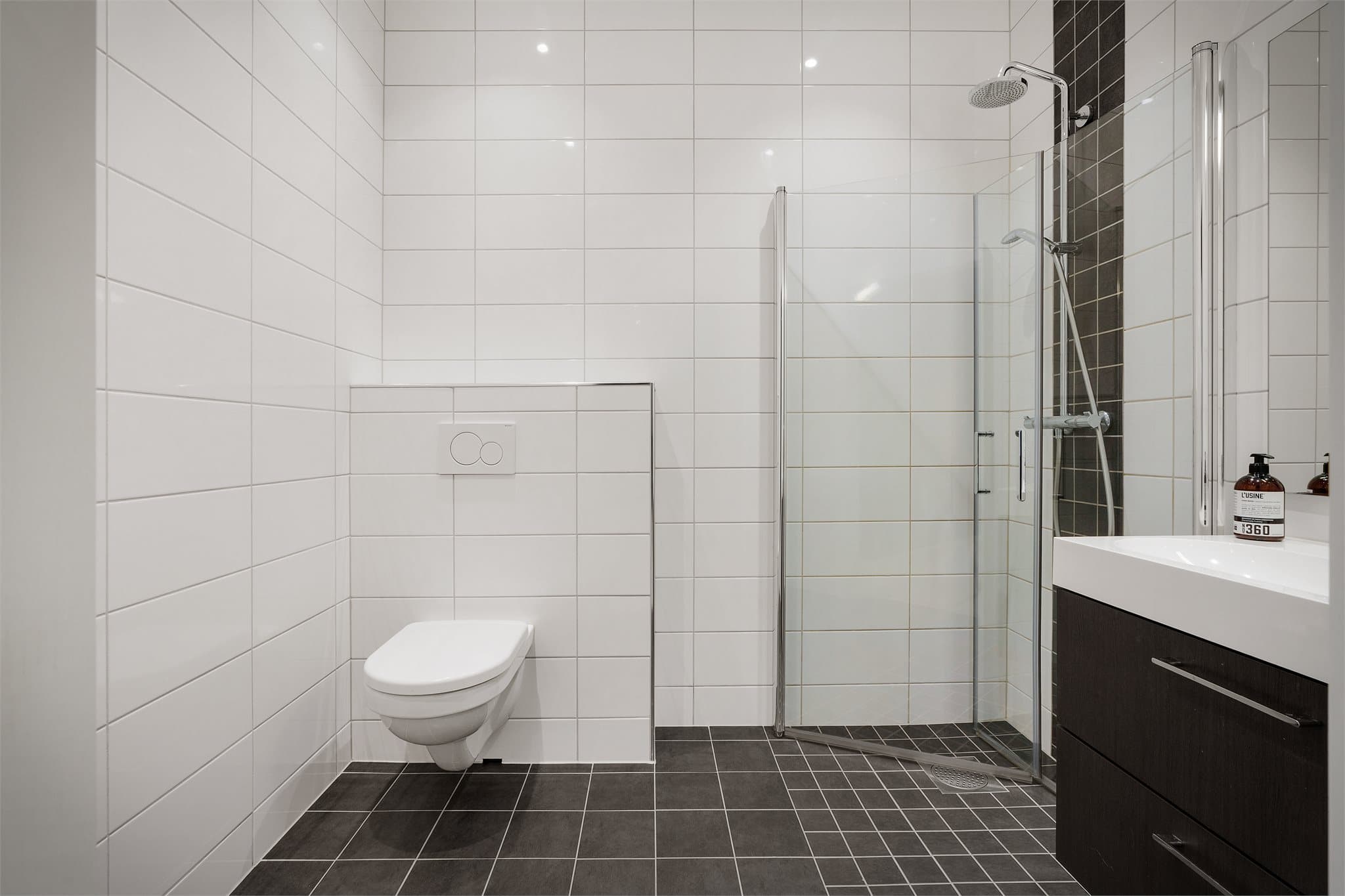 - Helfliset bad som måler 4,3 m² -
