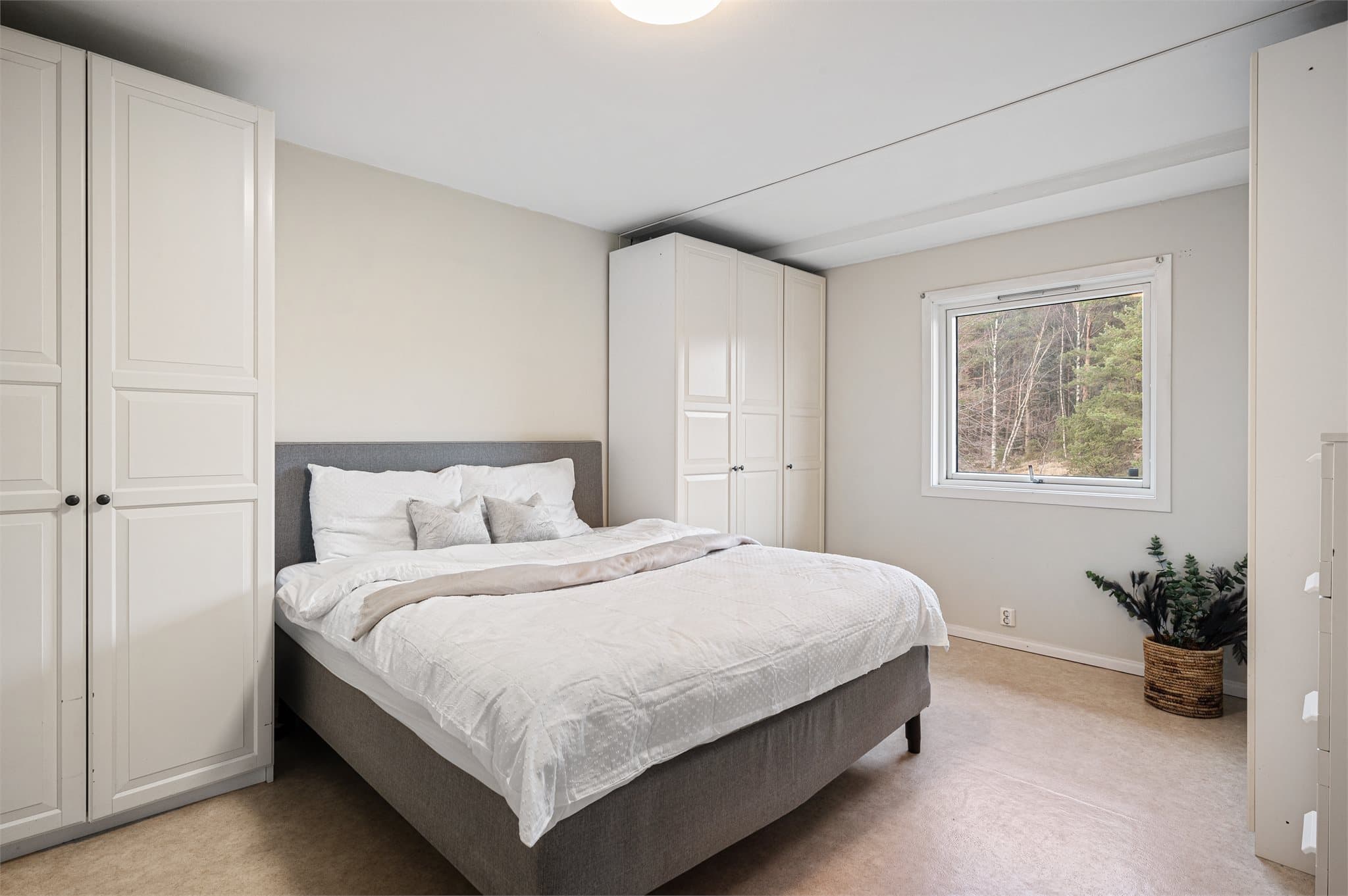 - Romslig soverom på 16,7 m² -