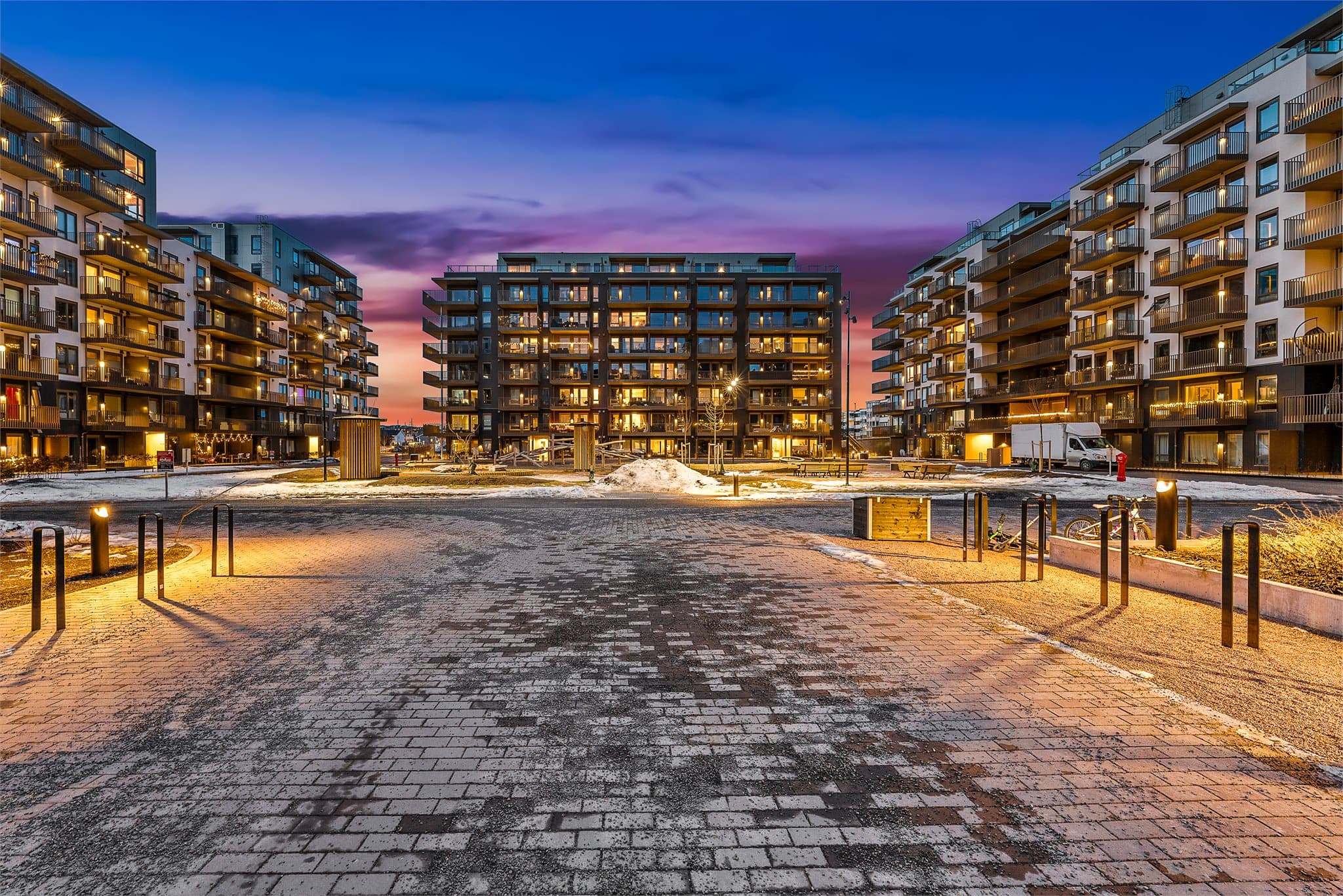 Skårerbyen er under utbygging, noe som legger til rette for et helt nytt sentrumsliv i Lørenskog. Her kommer det en flott bypark som bygges trinnvis sammen med boligene i Skårerbyen.