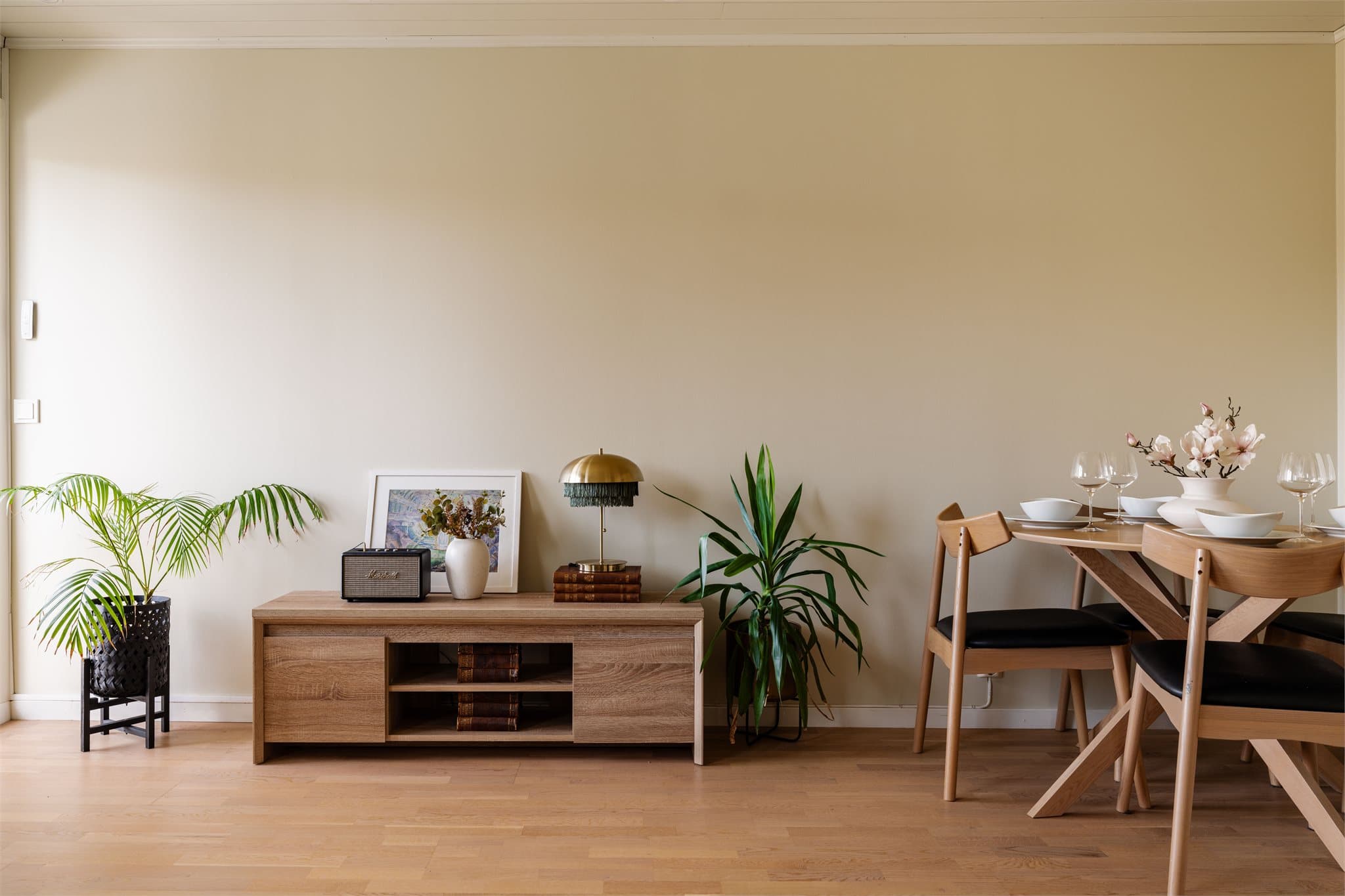 Rommet er oppvarmet med radiator.