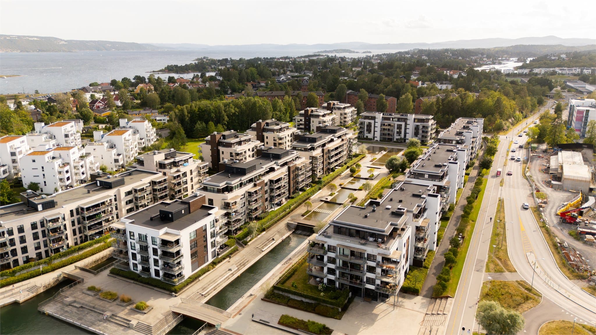 Området kombinerer vakker natur, estetisk bebyggelse og nærhet til sjøen – en kombinasjon som gjør stedet svært populært.
