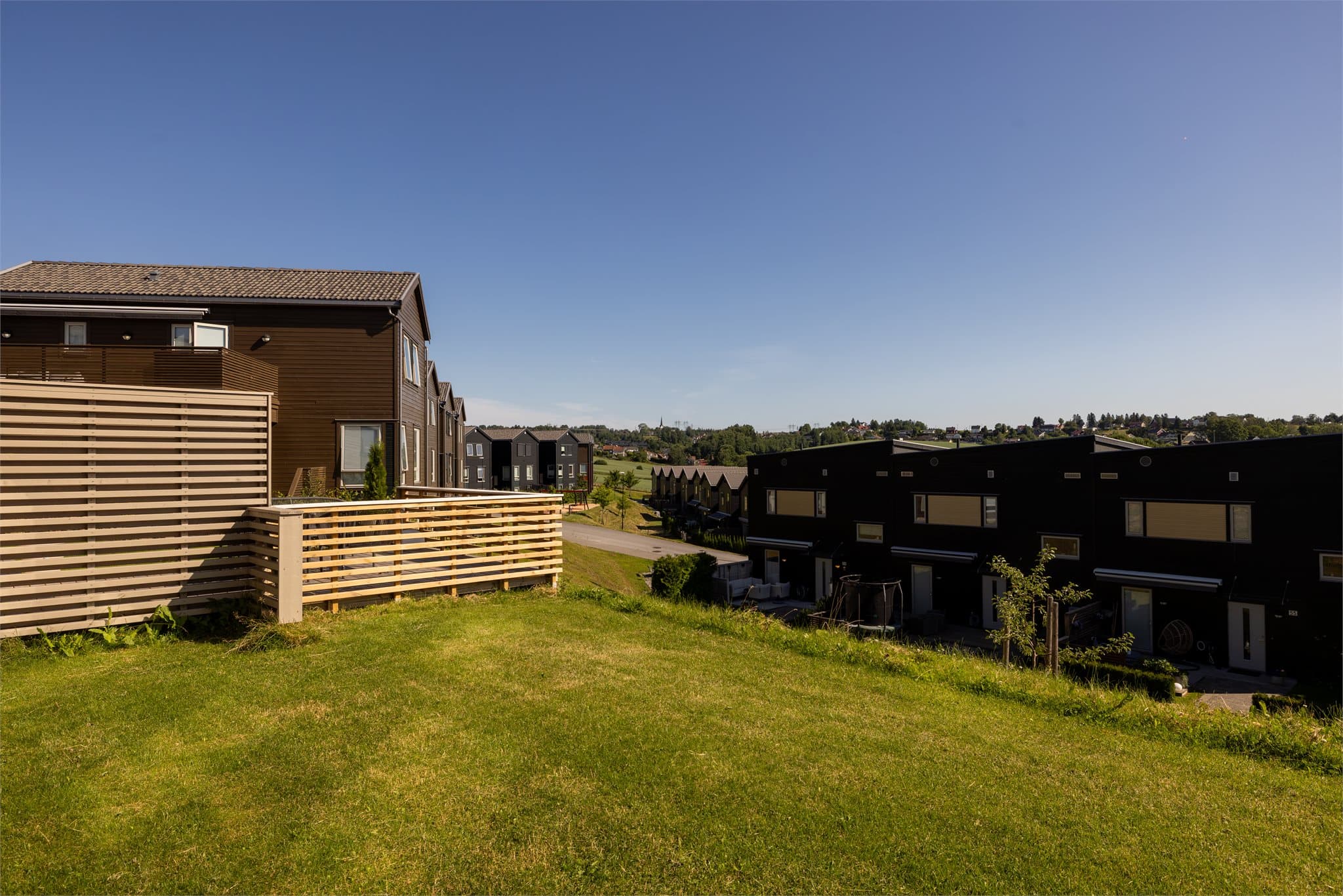 Nok av boltreplass til hele familien.