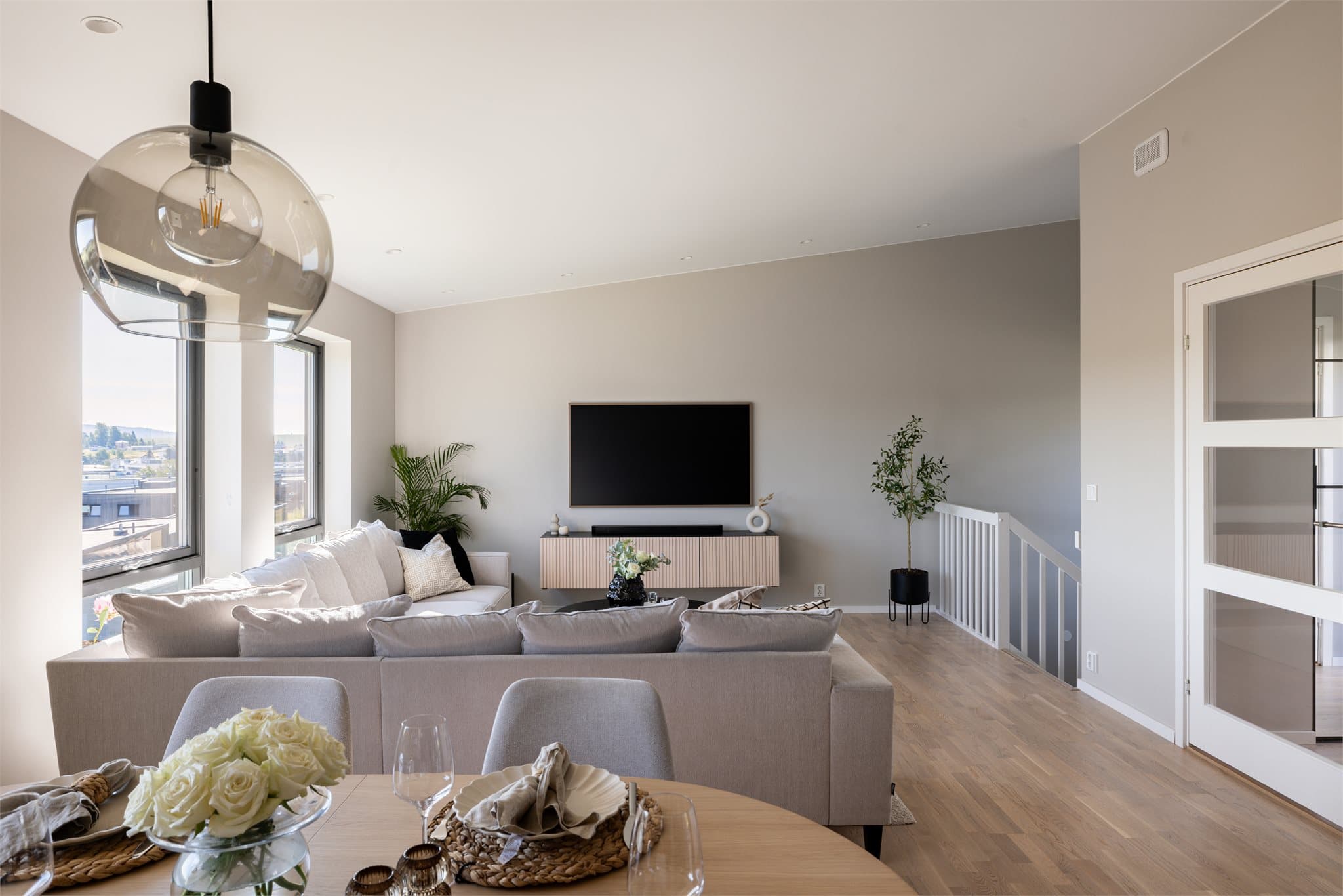 Takhøyde strekker seg opp til 3,3m på det høyeste.