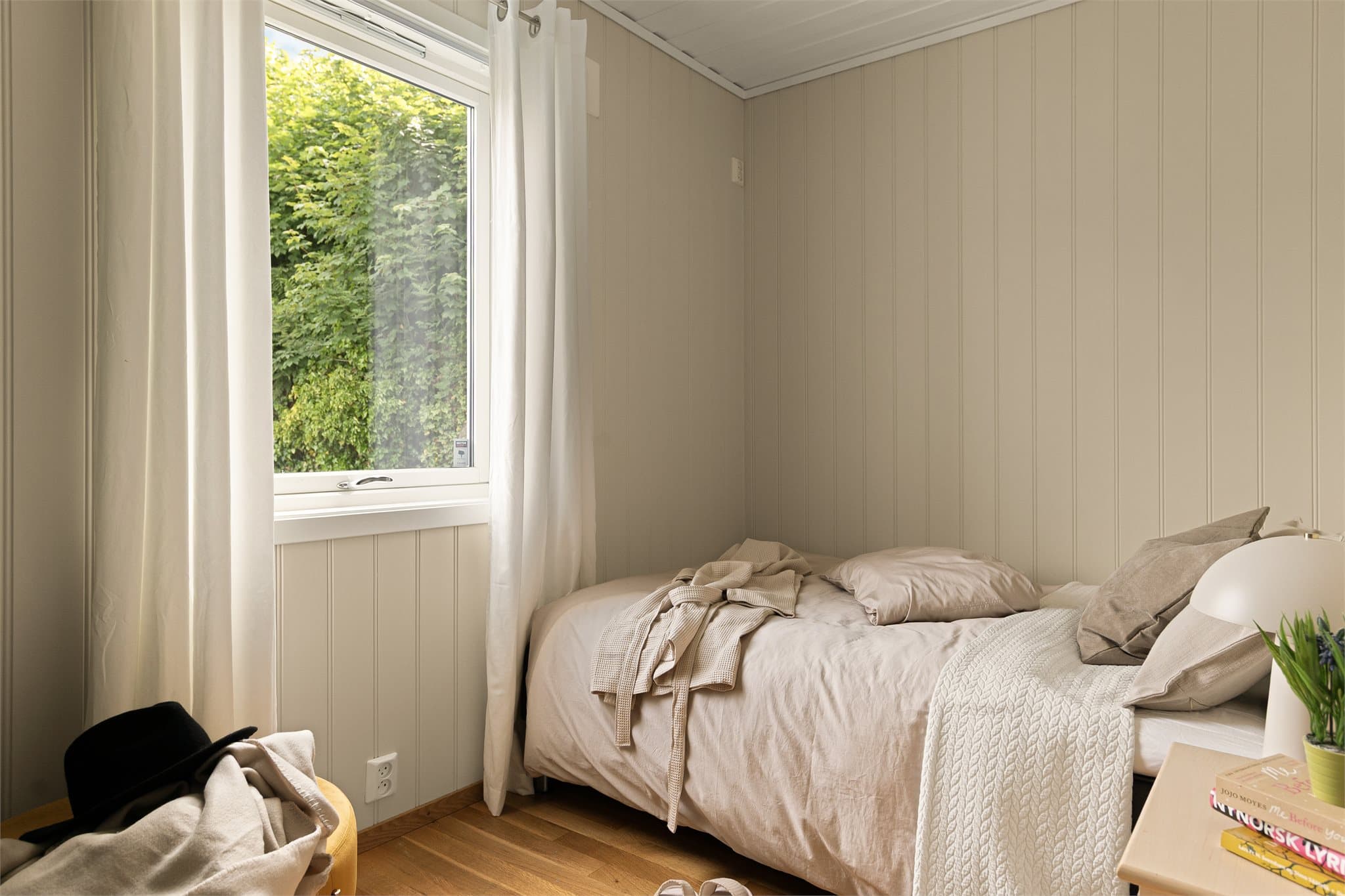 - De to andre soverommene måler 7,2 m² og 6,8 m² -