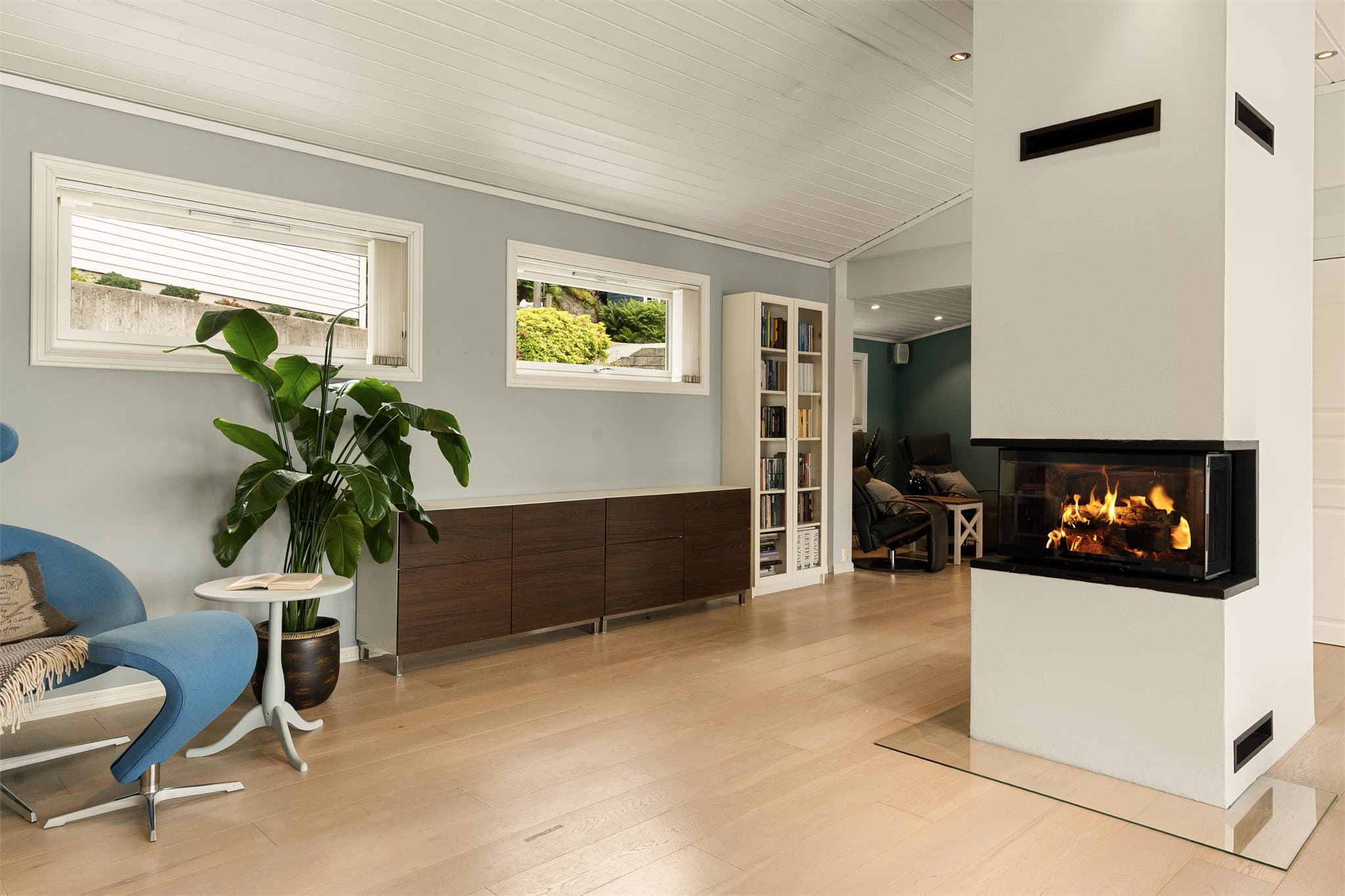 - I tilknytning til stuen er det en Tv-stue som måler 9,7 m² -