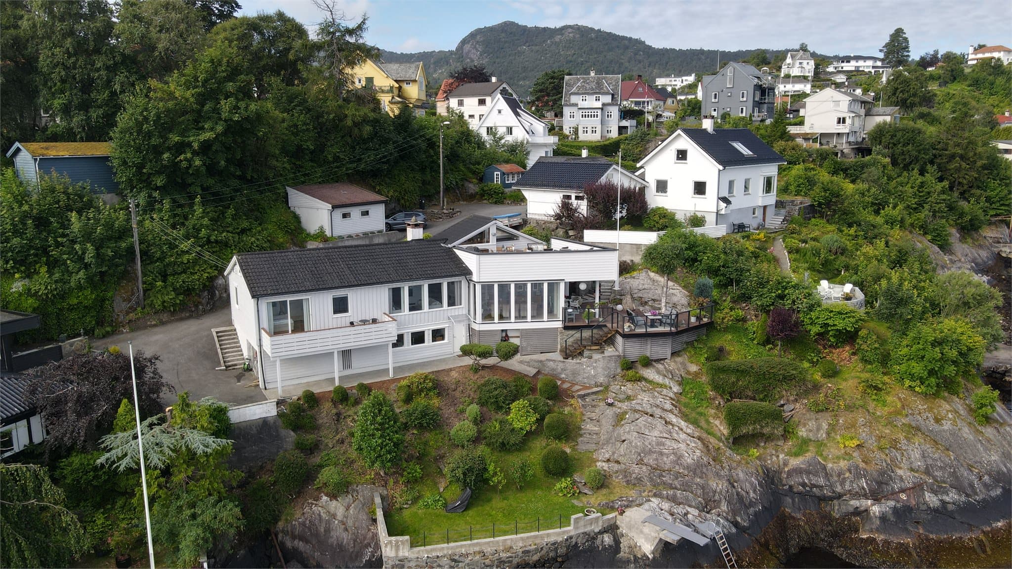 - Området byr på flotte turmuligheter som Damsgårdsfjellet og Løvstakken. Ellers er Fløyen og Ulriken perfekte destinasjoner for søndagsturen -