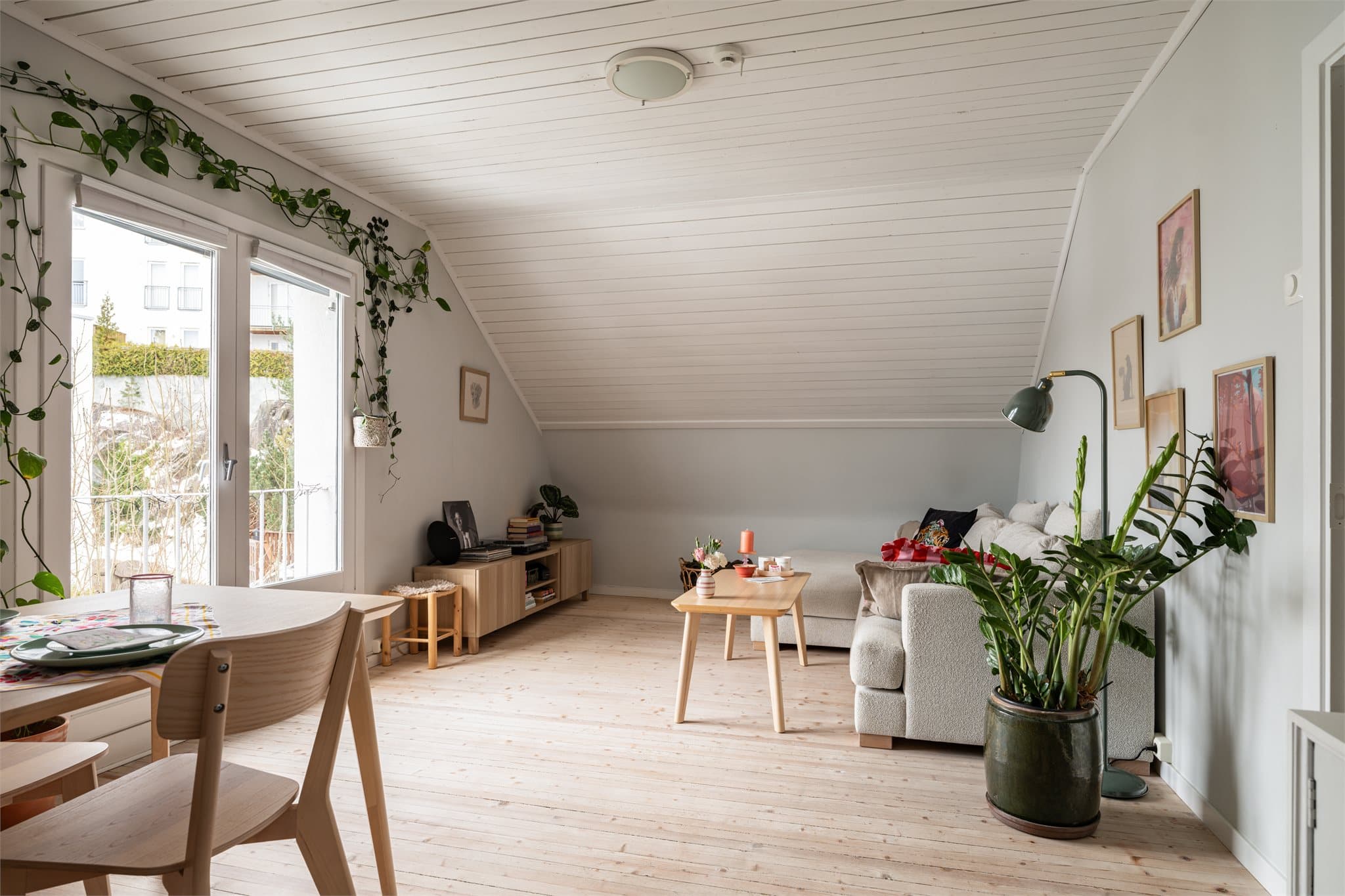 Anya Martinsen v. Emera Eiendomsmegling ønsker velkommen til Herregårdsveien 1.