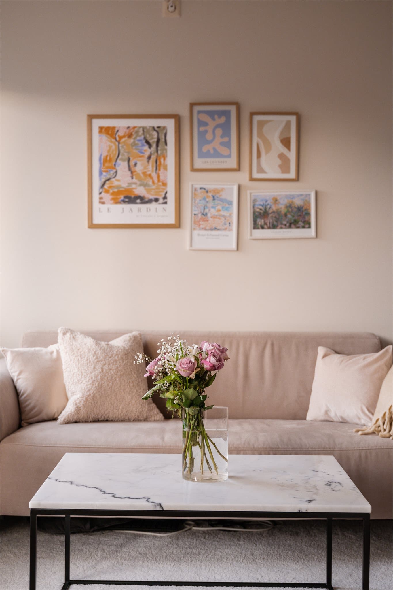 De lysmalte overflatene gjør det enkelt å innrede akkurat slik du ønsker.