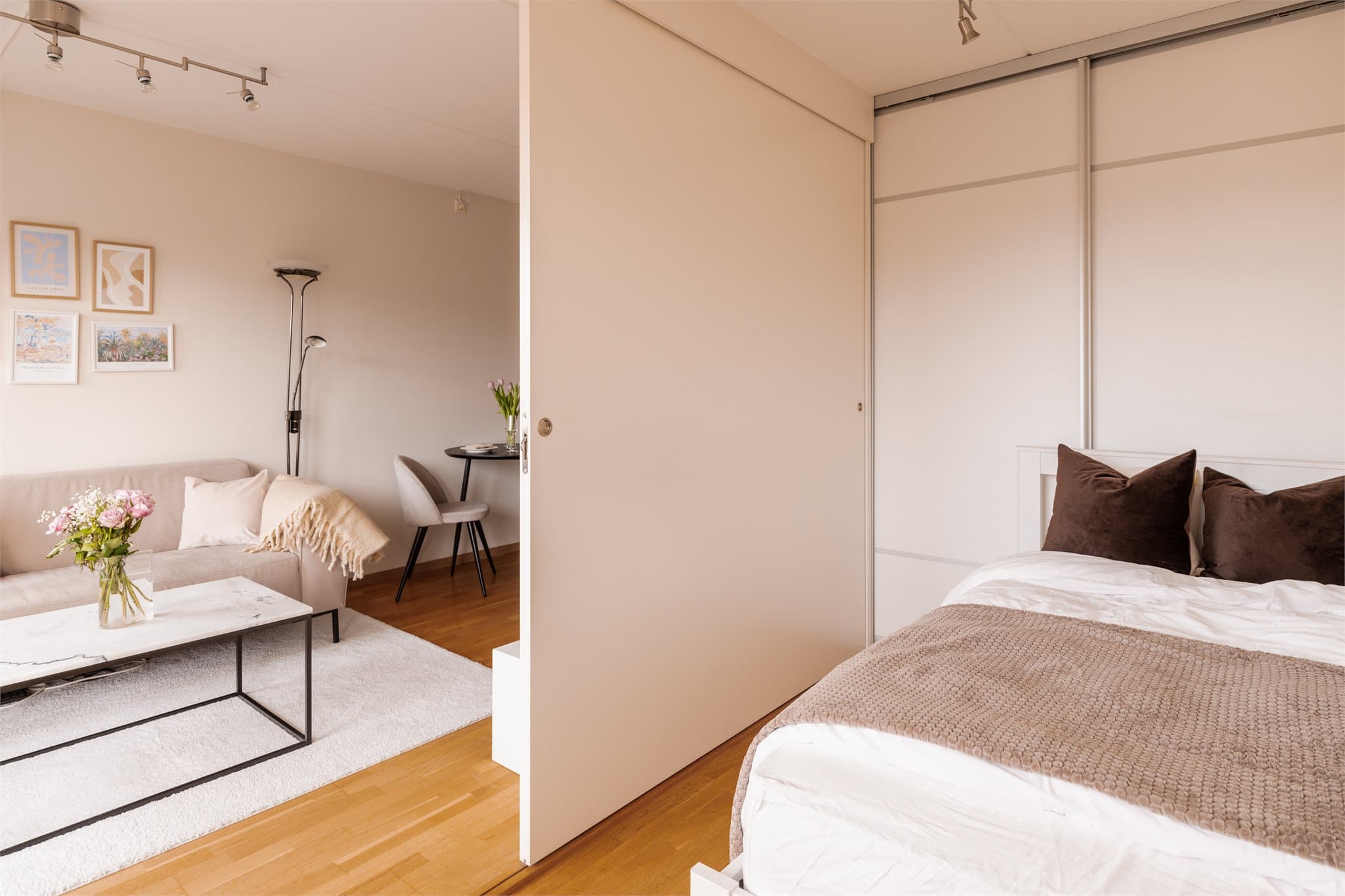 Det medfølger også en bod i kjelleren, så her får du mer enn nok lagringsplass!