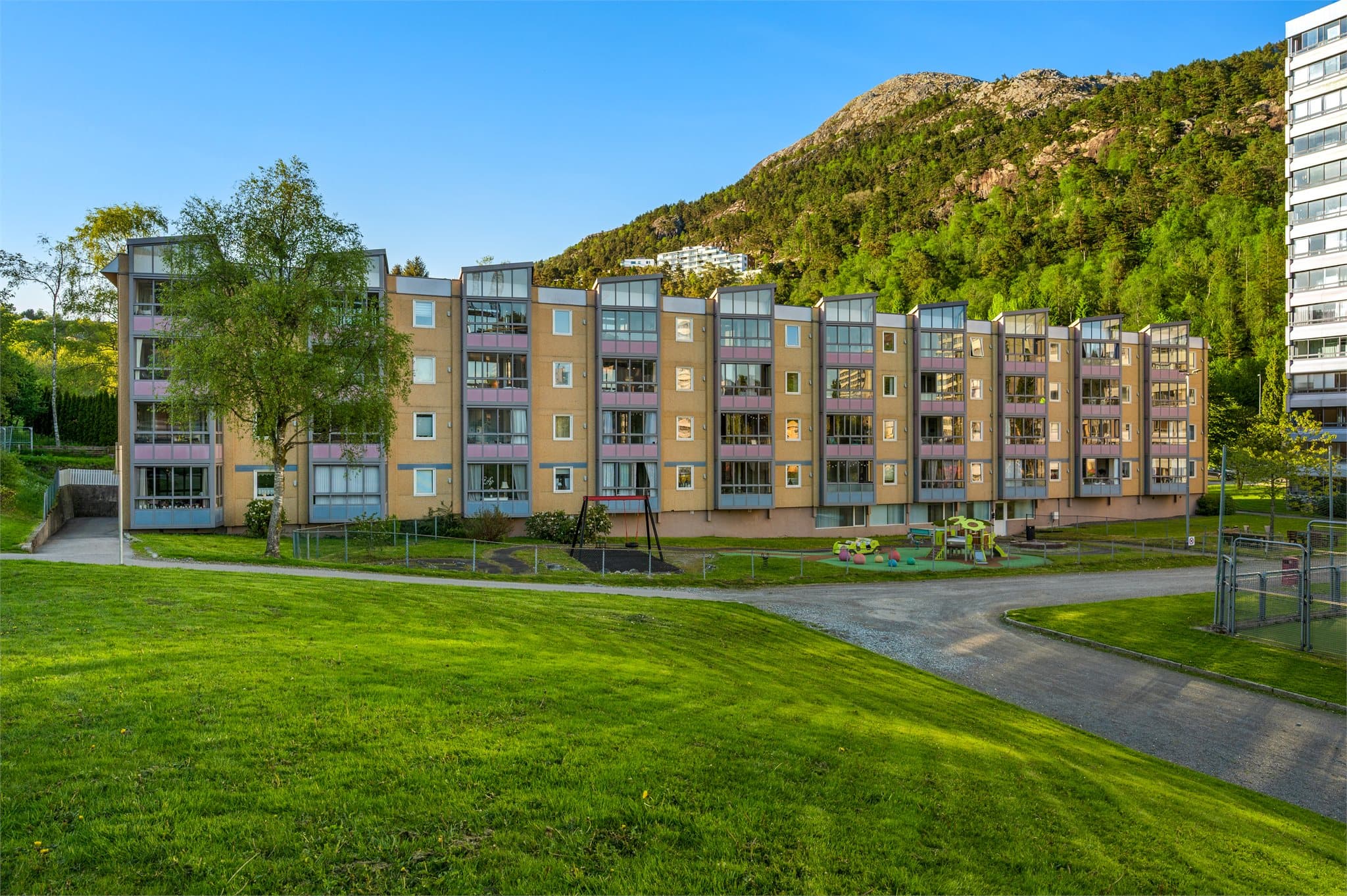 Her bosetter du deg i fine og etablerte omgivelser, tett på flotte naturopplevelser og bylivet