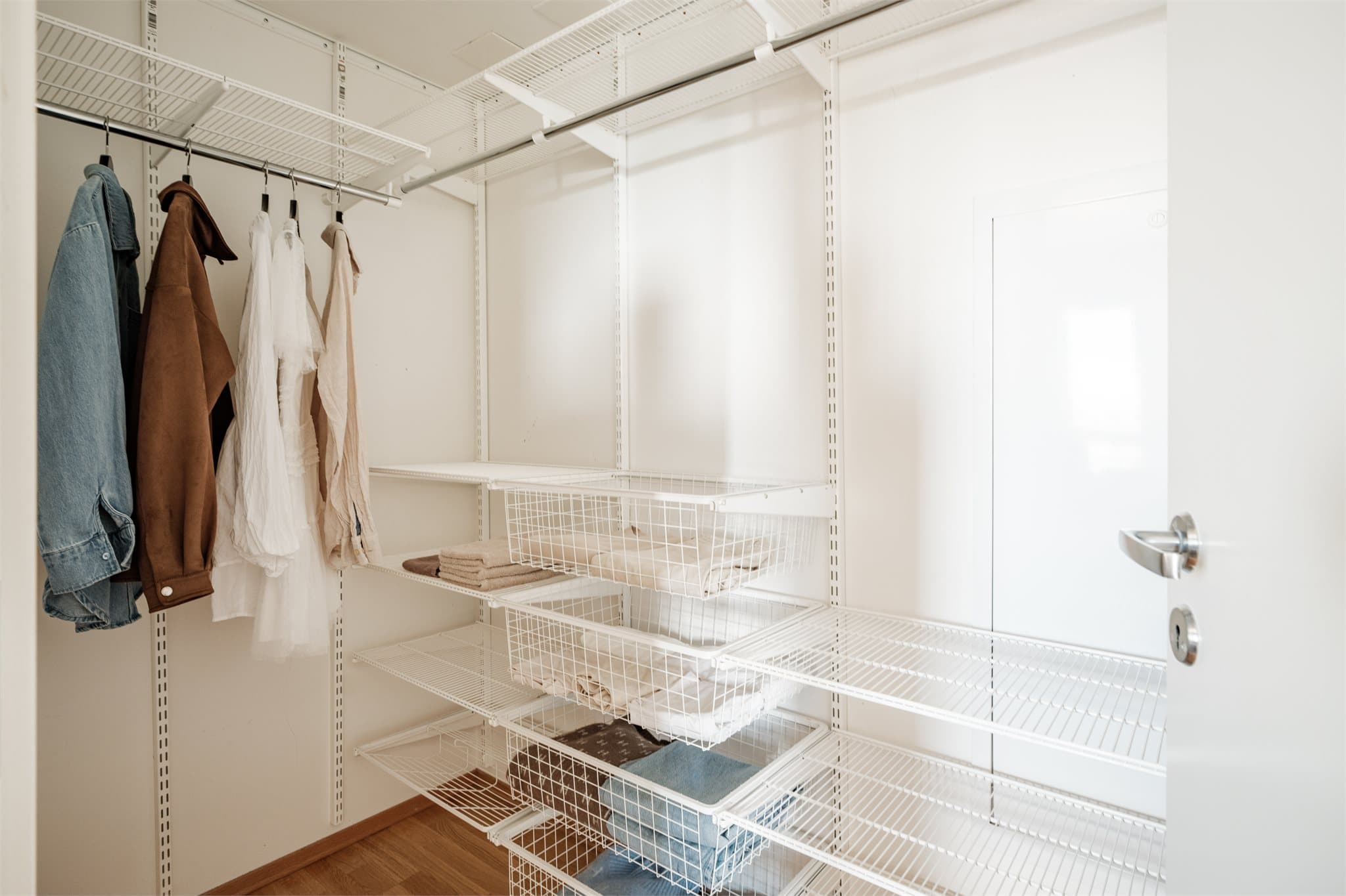 Innvendig bod tilknyttet soverommet.