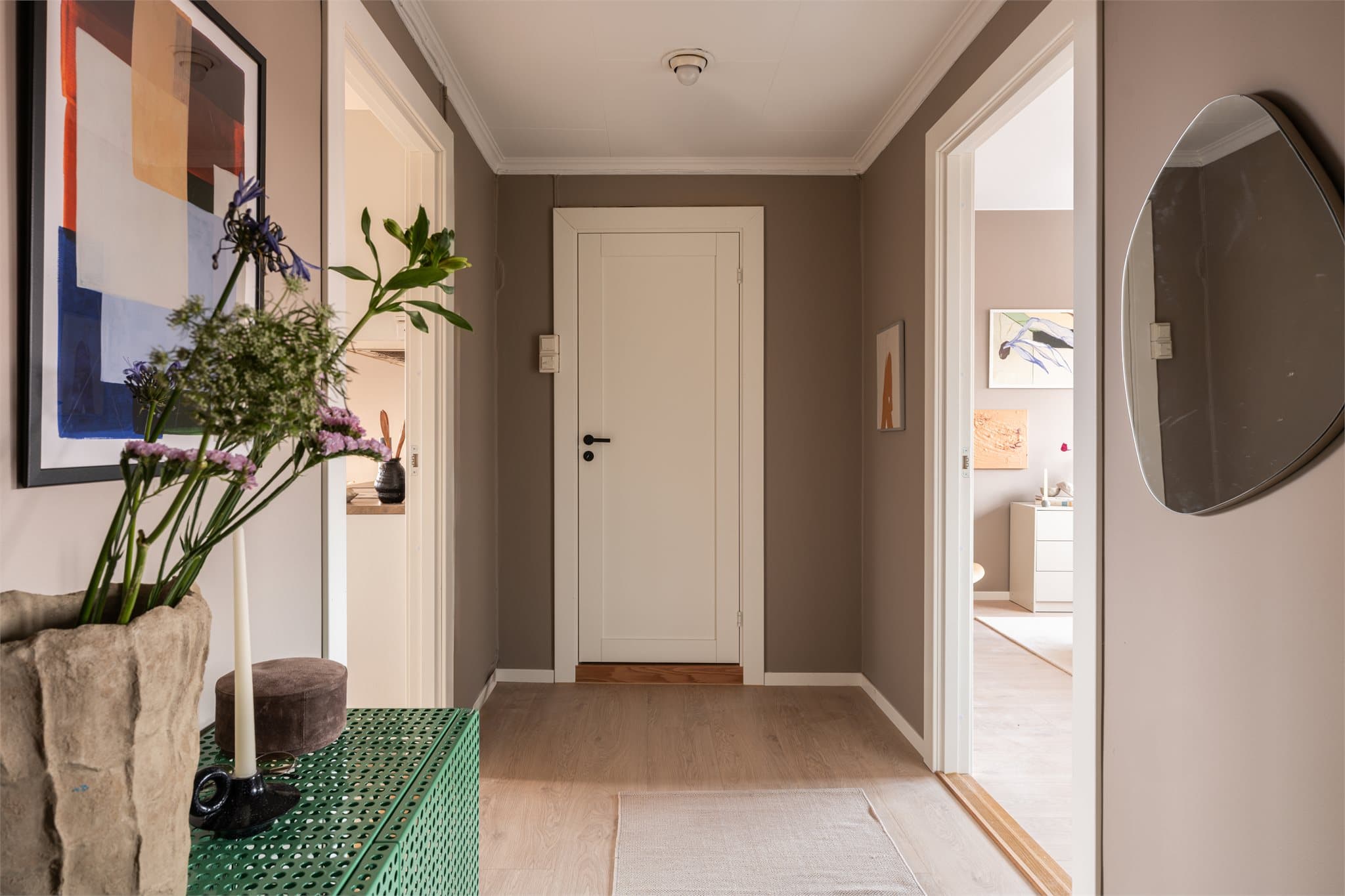 Her får du et romslig hjem i meget sentrale omgivelser.