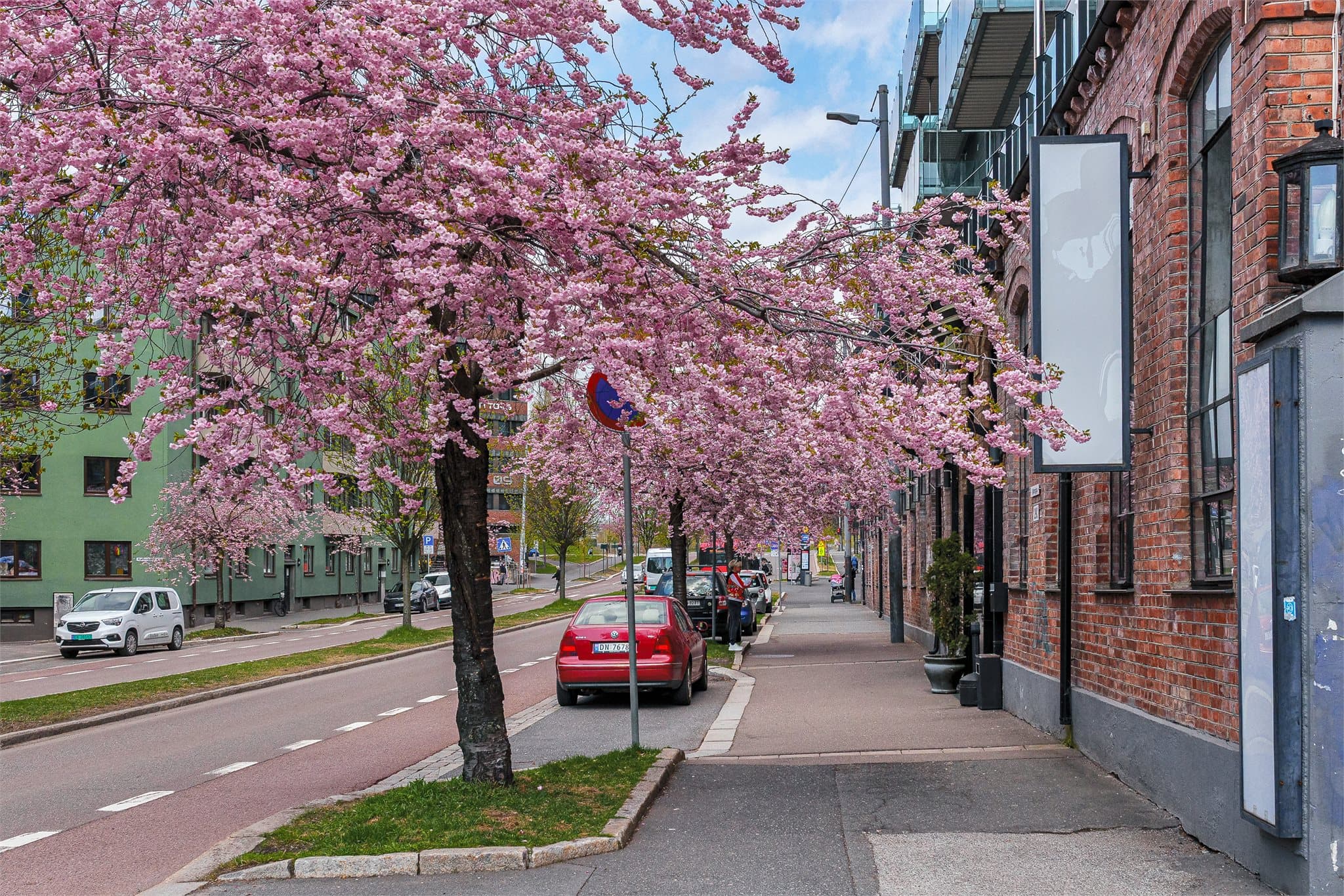 Ellers kort vei til sentrumskjernen, om man så tar beina fatt eller ønsker å benytte seg av kollektivt.