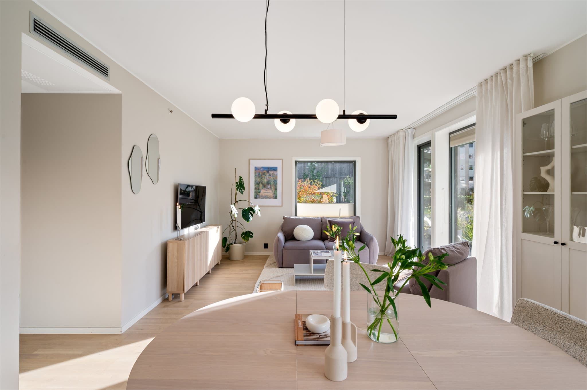 - Gjennomgående lik parkett på alle gulv bidrar til et flott helhetsinntrykk -