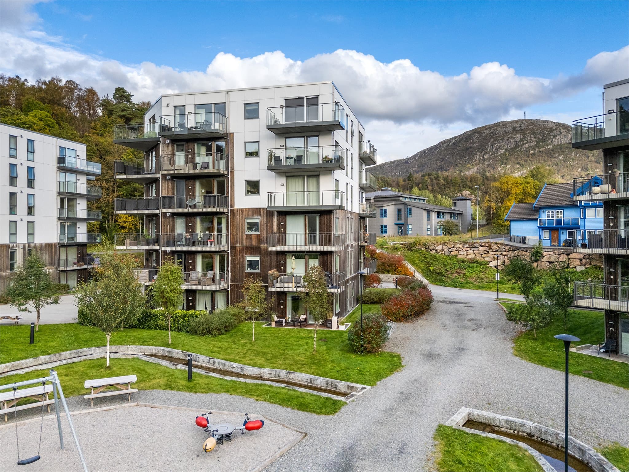 - Fra leiligheten er det kun en 8 minutters kjøretur til Bergen sentrum -