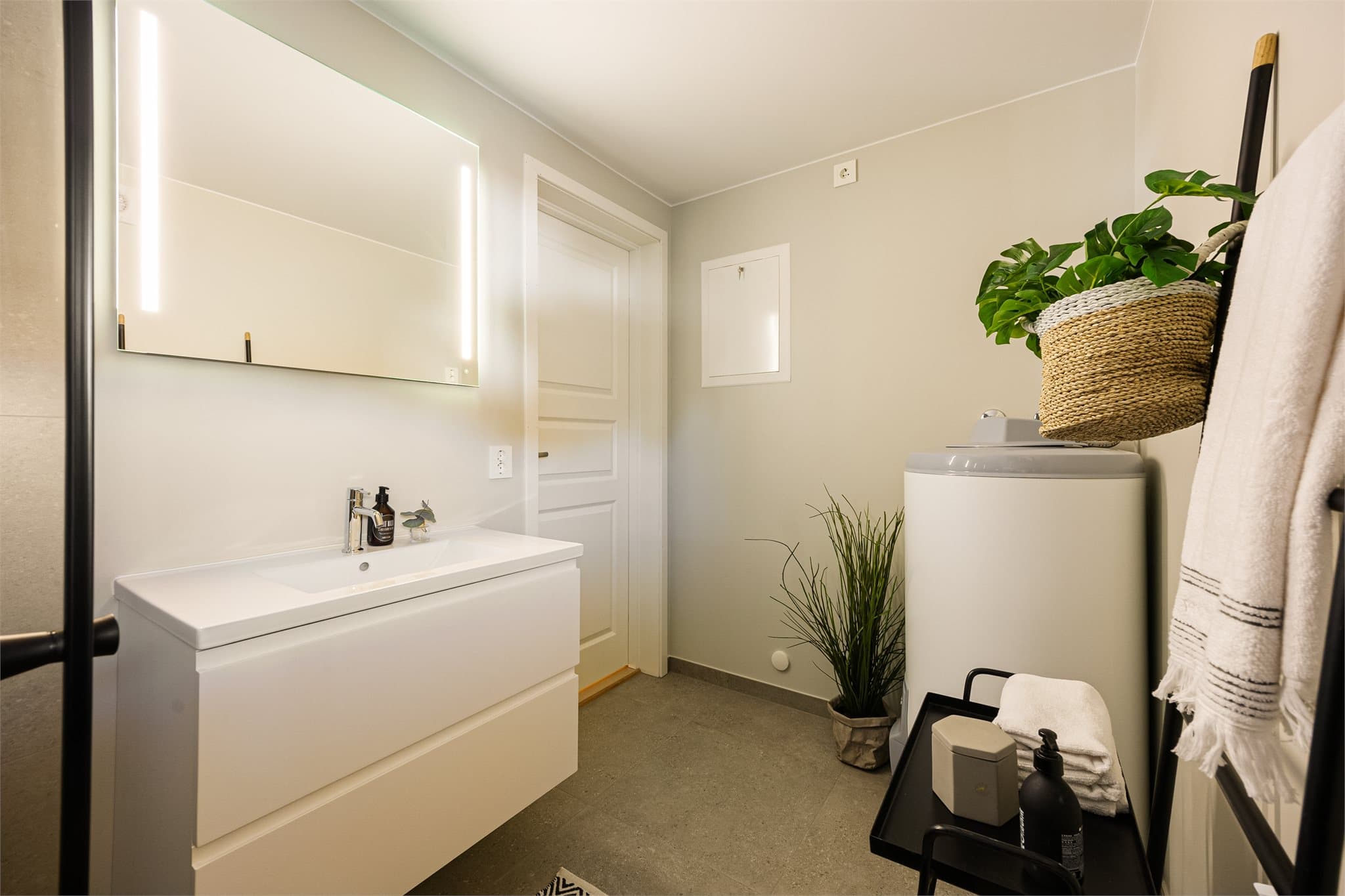 Badet er pusset opp i 2026 av Viken Boligentreprenør.