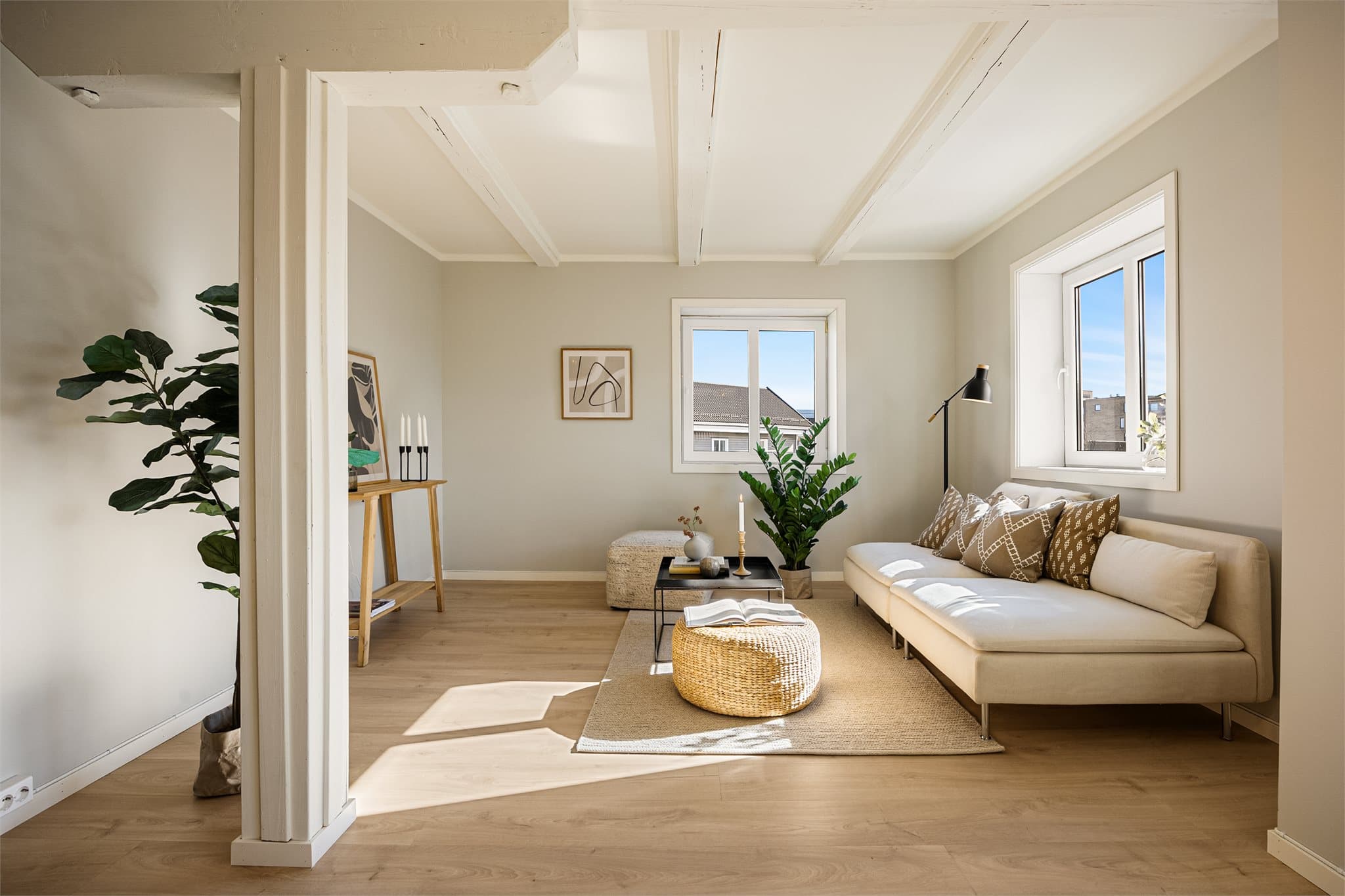 Her er det plass til sofagruppe med tilhørende mediemøblement.