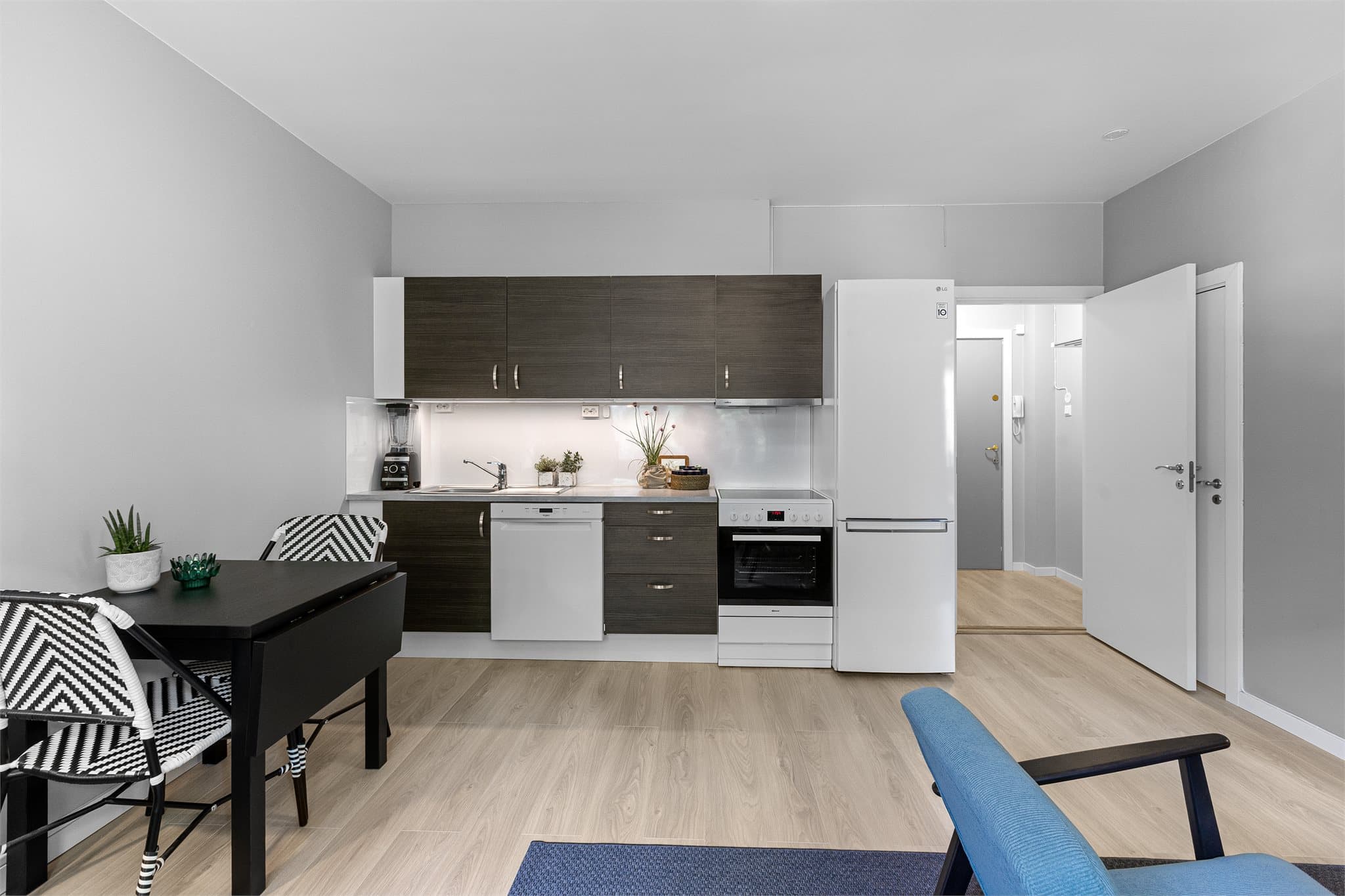 Fjernvarme og varmtvann er inkludert i felleskostnadene.