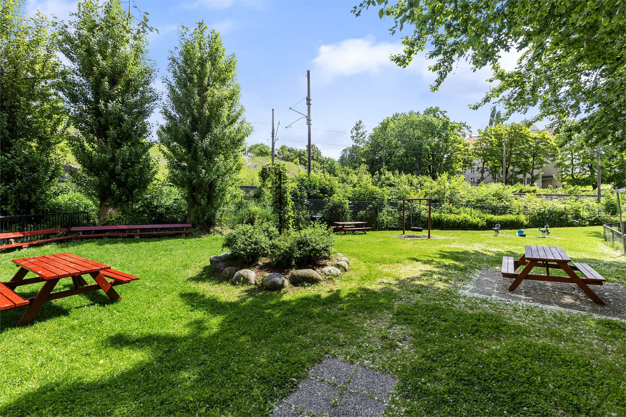 Skjermet bakgård som benyttes flittig av beboerne.