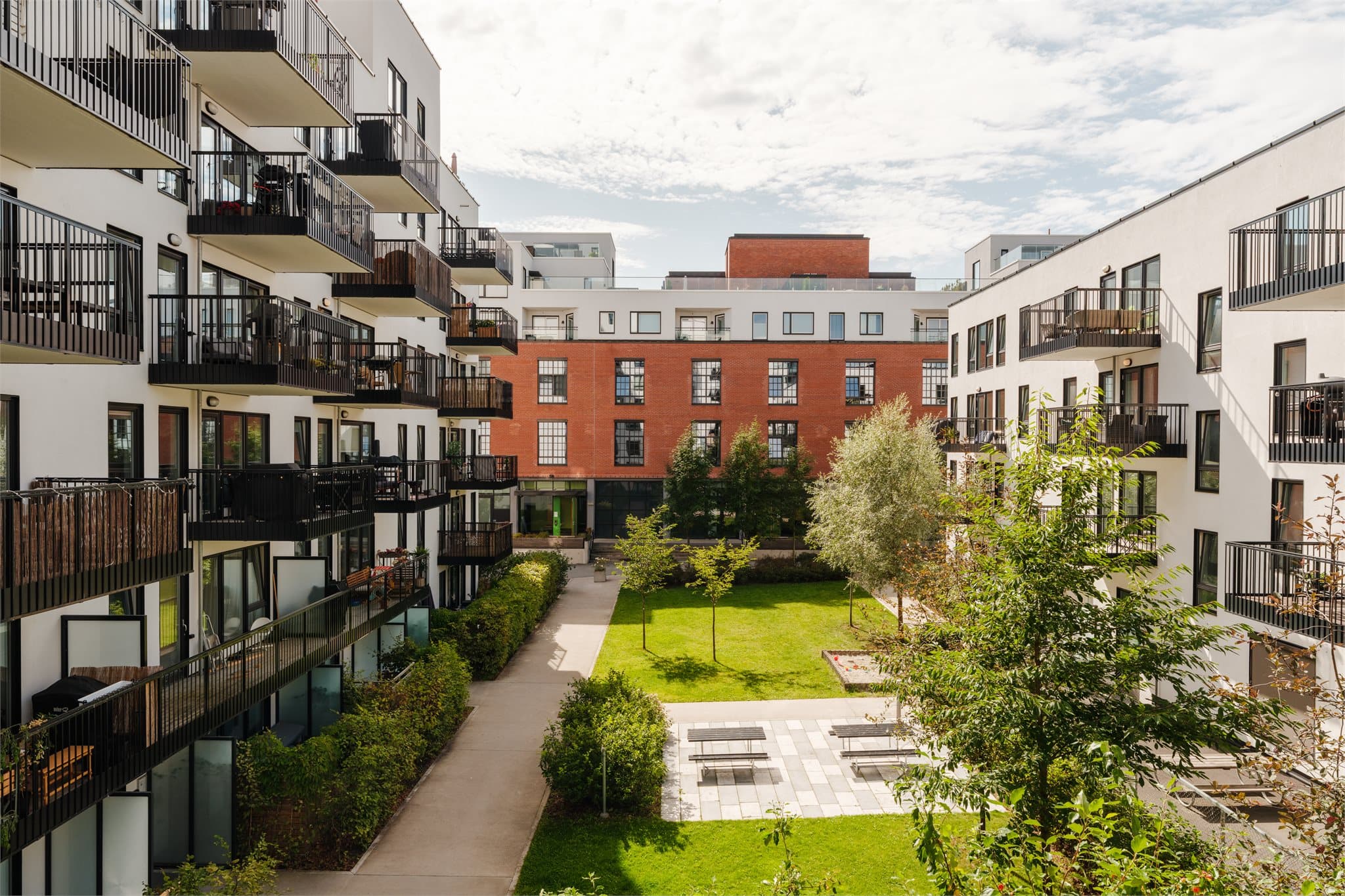 Leiligheten ligger i Krydderhagen – en grønn og moderne hageby kjent for spennende arkitektur og kreative løsninger.