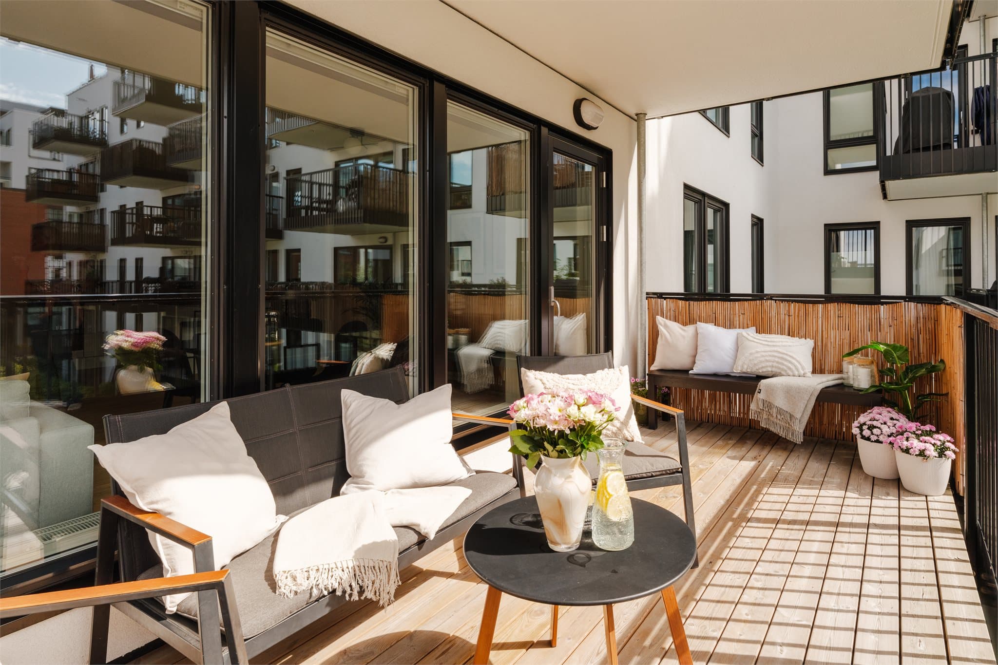 Her er det gode møbleringsmuligheter og gode solforhold.