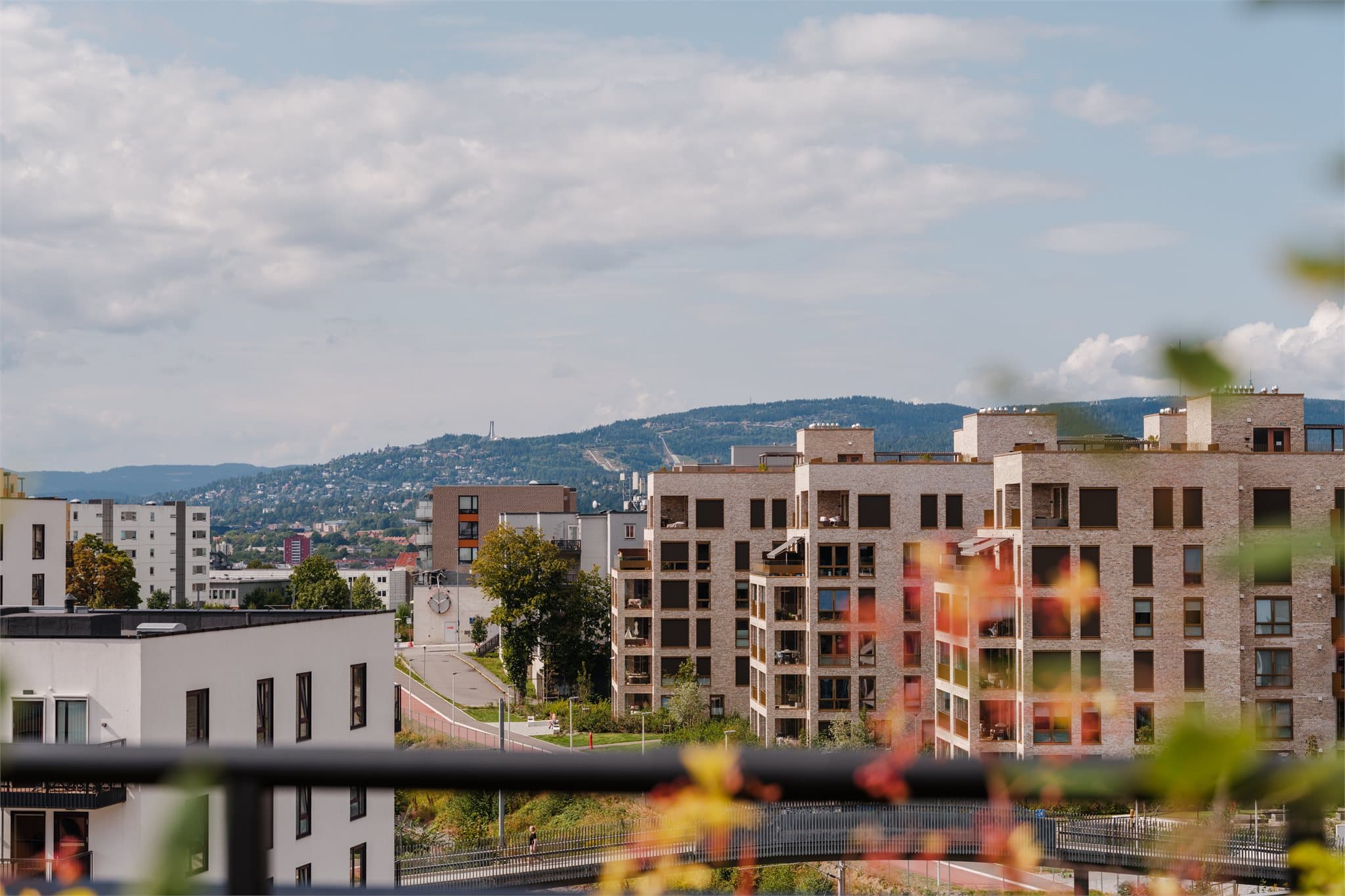 Vidstrakt utsikt fra takterrassen.