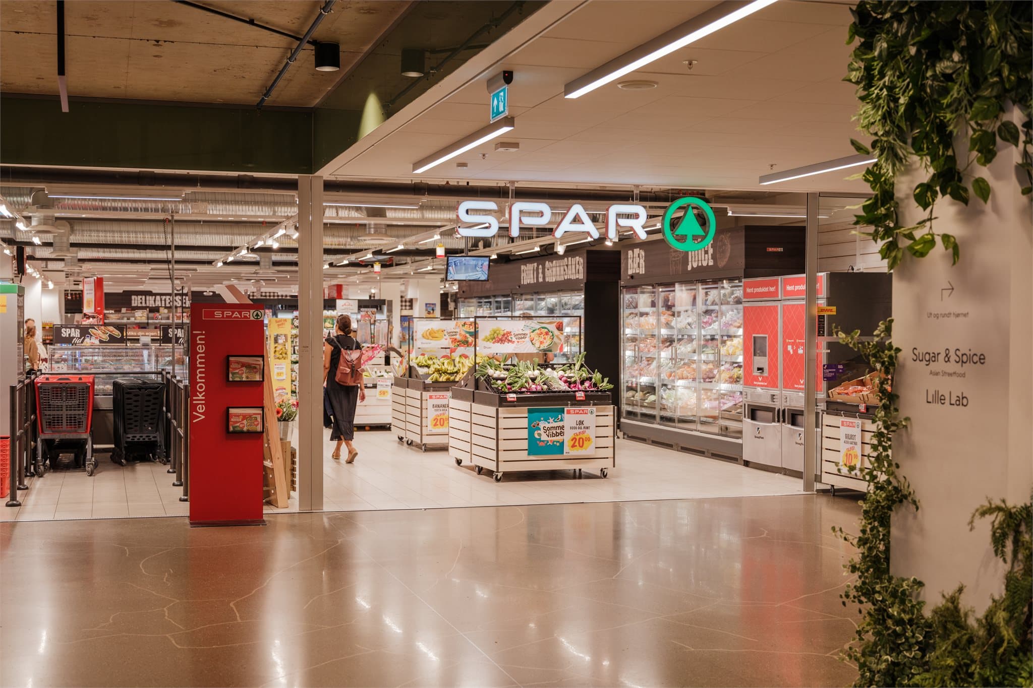 Her finner du alt fra dagligvarebutikker, restauranter og kaféer.