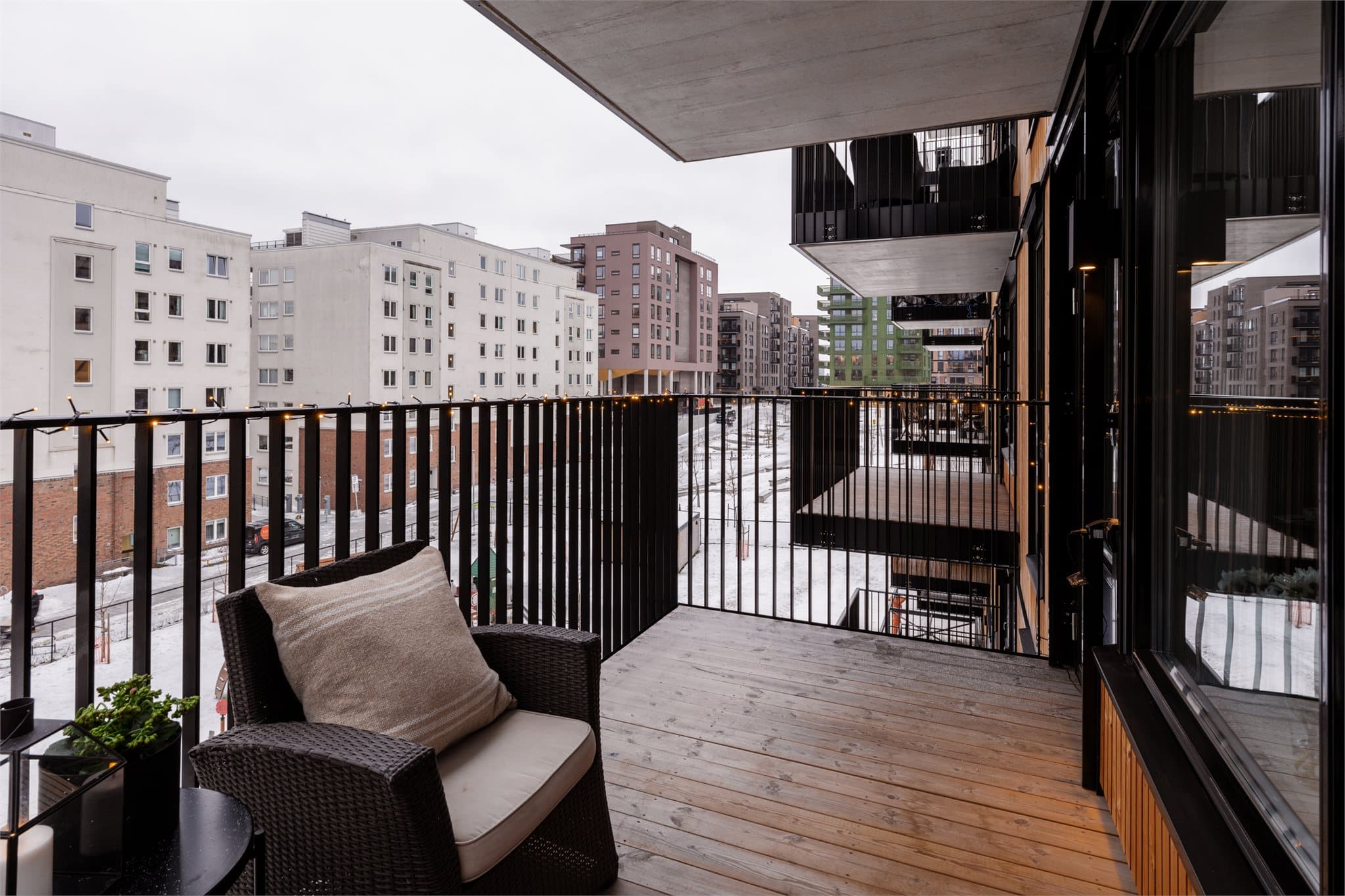 Gulvet er belagt med impregnerte terrassebord.