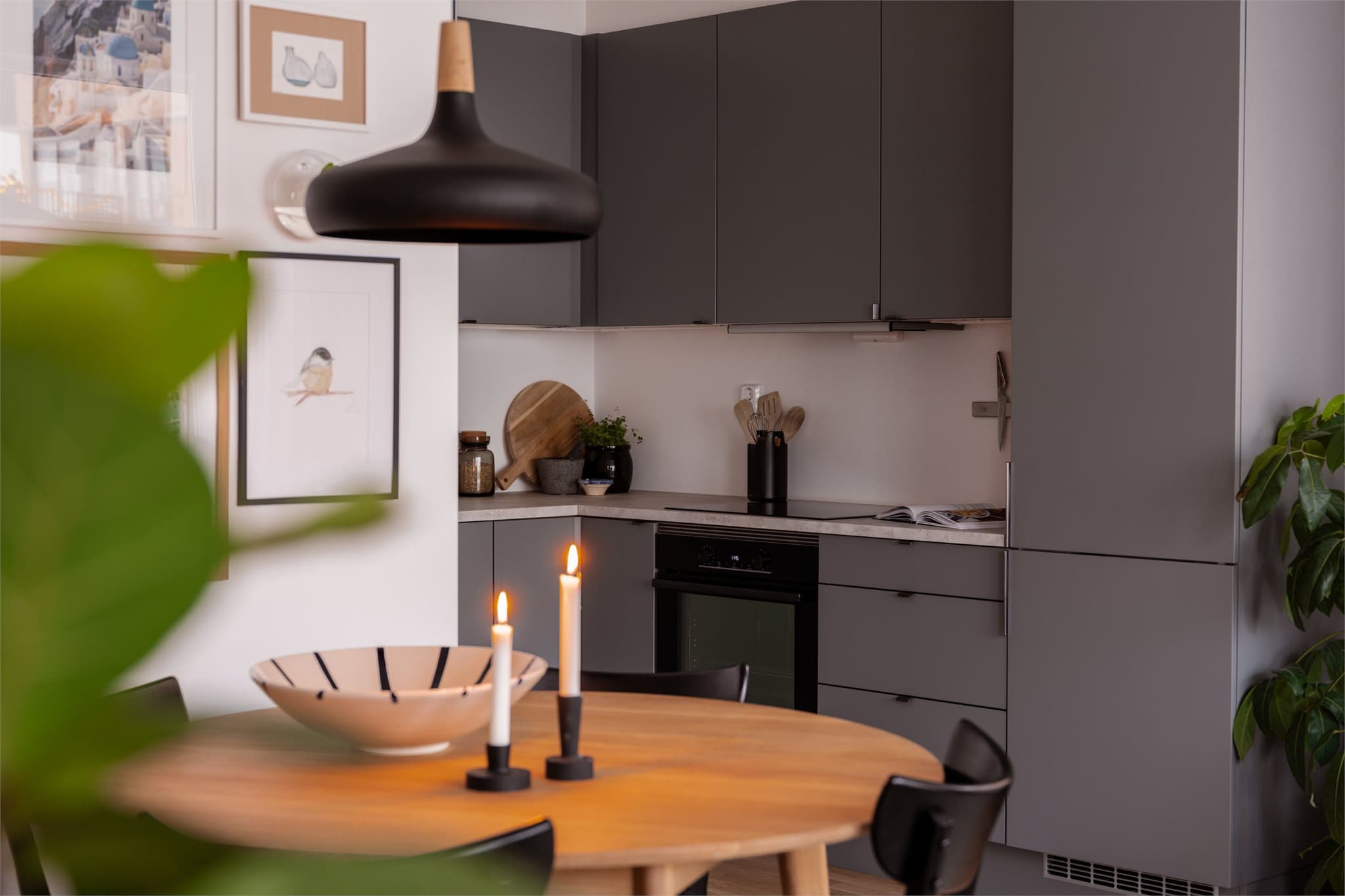 En rålekker ny hjørneleilighet fra 2024 med gjennomgående høy standard.