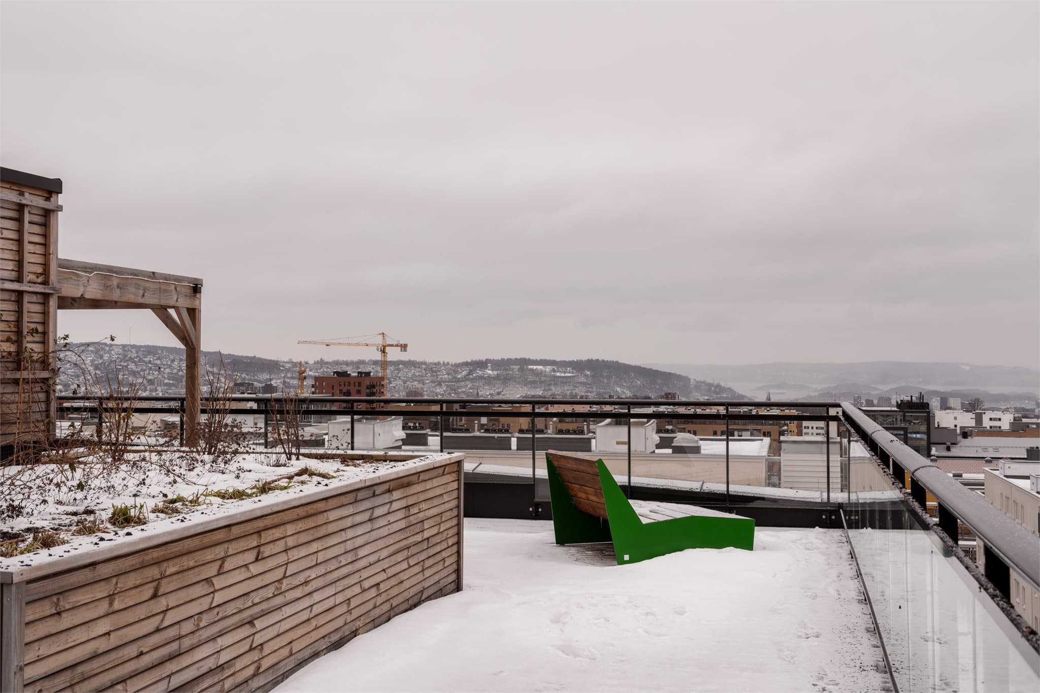 Her oppe er det også dyrkekasser for beboere som er med i 'Samdyrkelaget'.