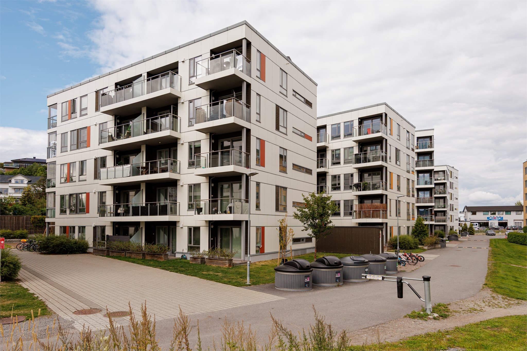 Leiligheten ligger i et sentralt og attraktivt boligområde på Kjeller, like utenfor Lillestrøm sentrum.