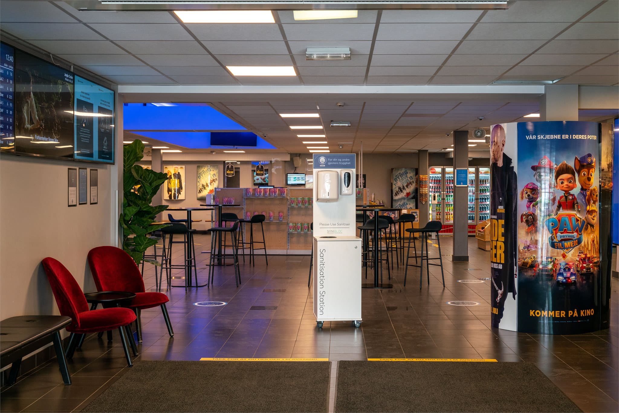 Koselige filmkvelder er aldri langt unna – ODEON Kino på Lillestrøm byr på et moderne kinotilbud, perfekt for en hyggelig kveld med venner eller familie.