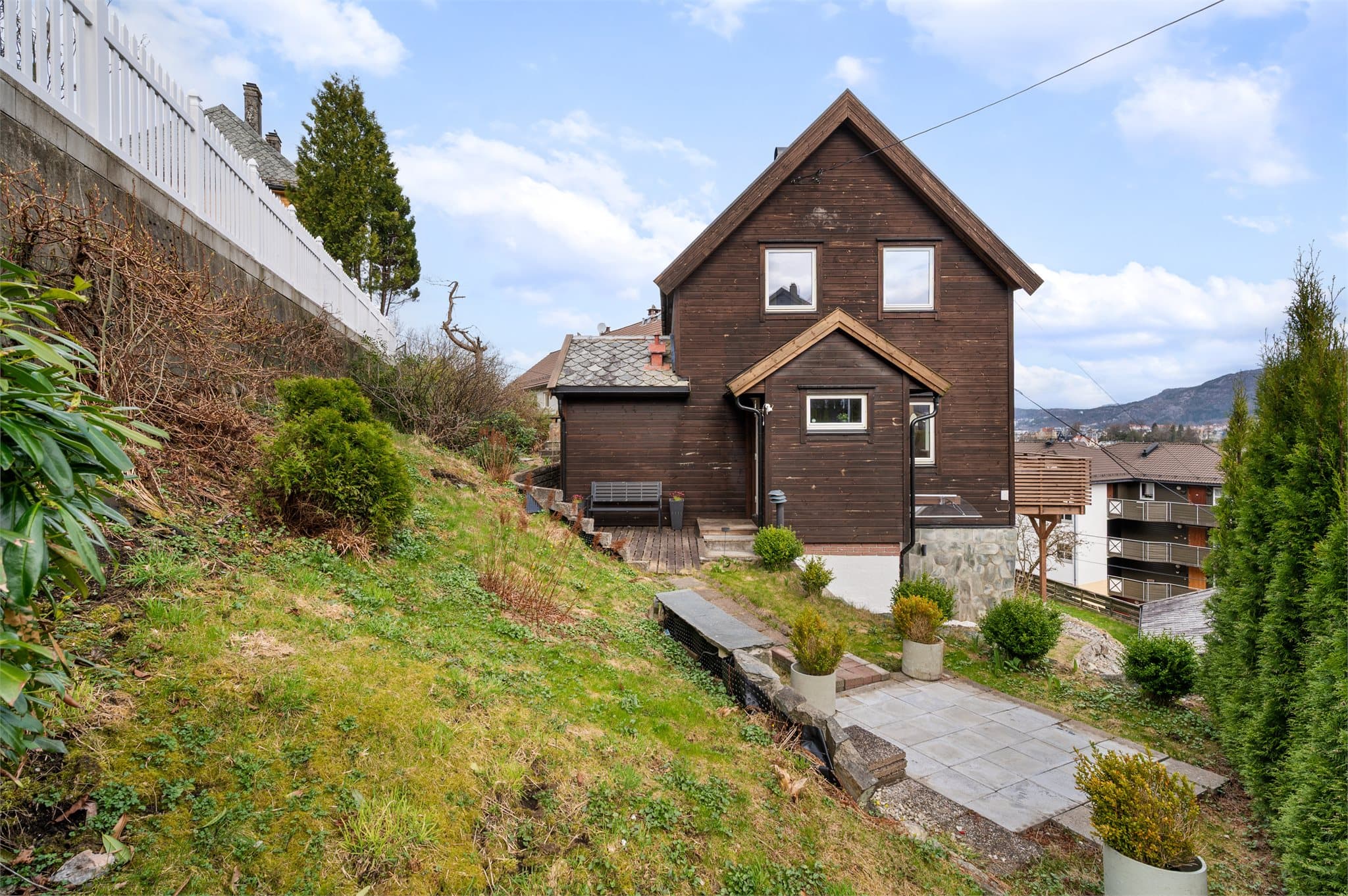 - En lekker og påkostet enebolig med svært attraktiv beliggenhet på Solheim -