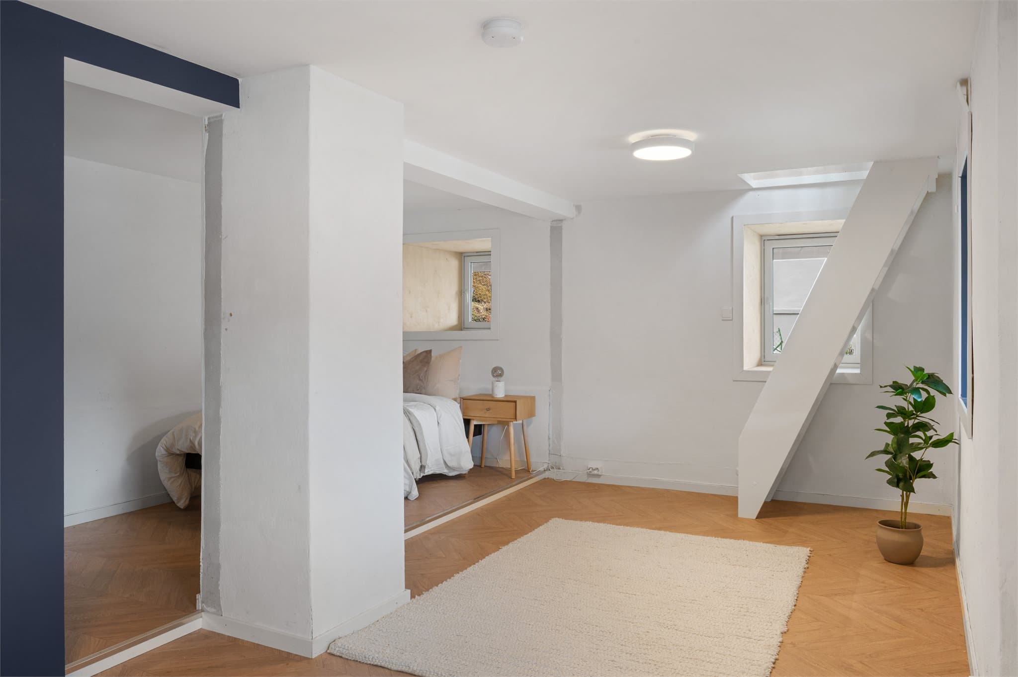 - Boligens underetasje måler 27m² -