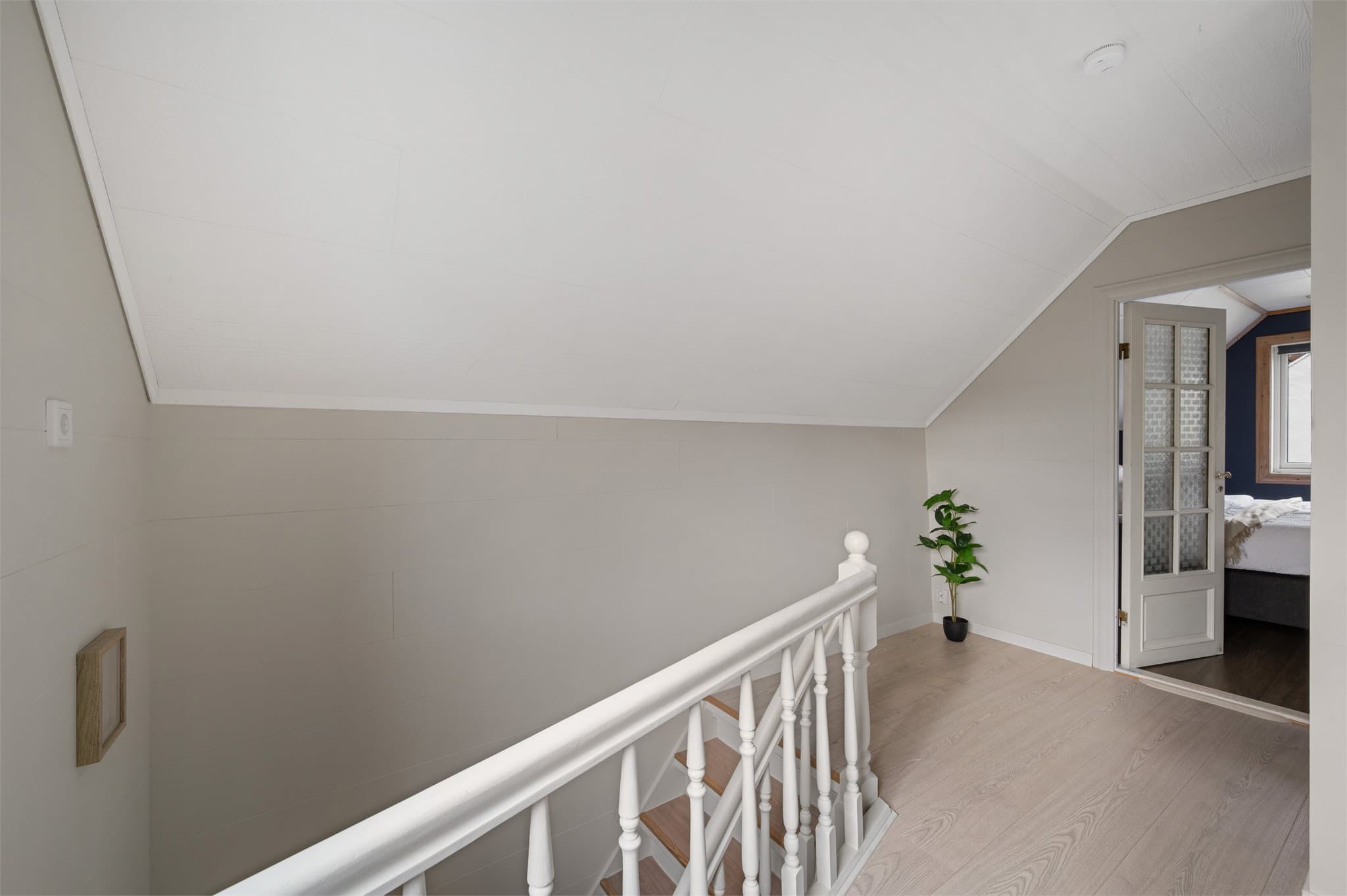 - Vi beveger oss opp i boligens 2. etasje -