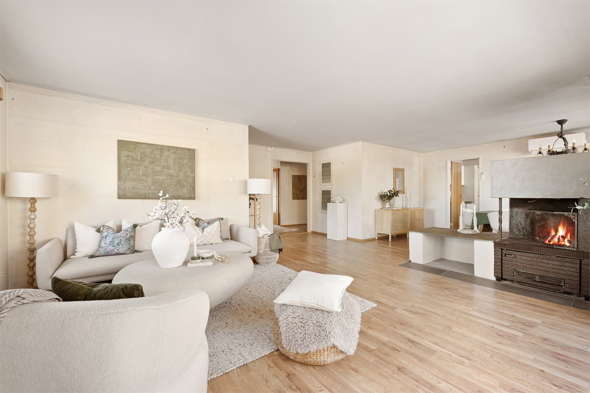 Boligen har behov for modernisering, men har et fantastisk utgangspunkt med god rominndeling.