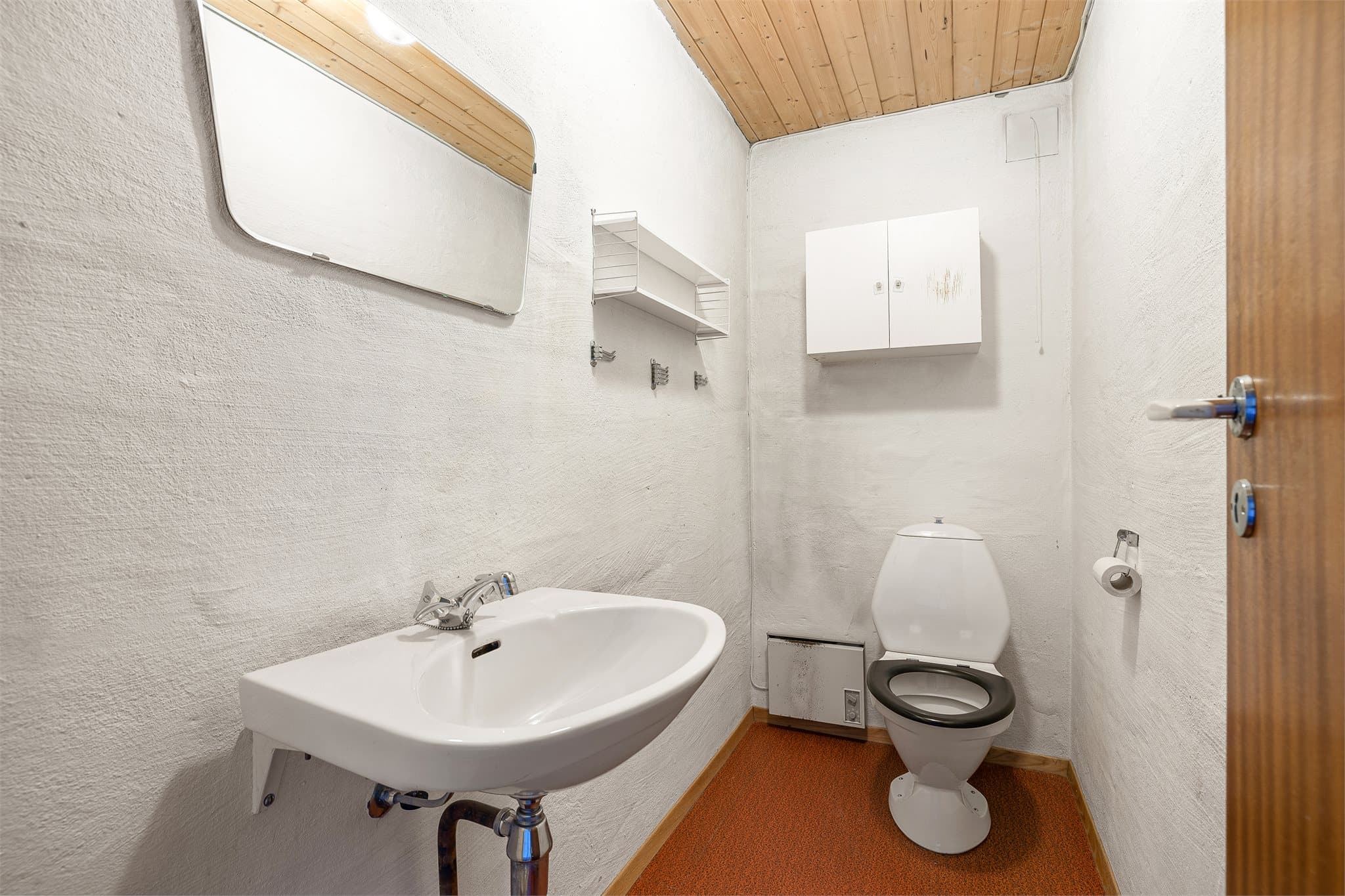 Ett av rommene er i dag innredet som toalettrom.