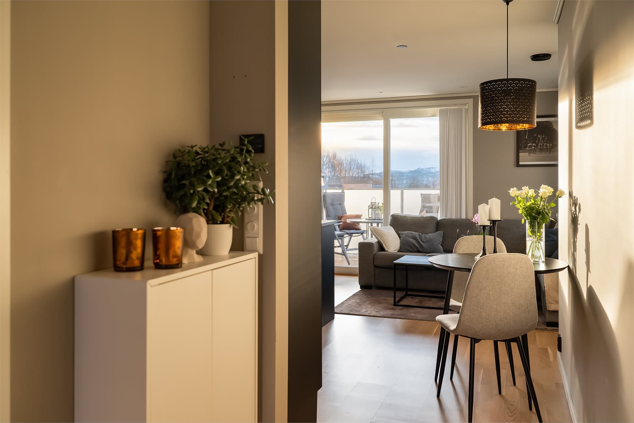 Leiligheten holder gjennomgående høy standard, med tilstandsgrad TG1 eller TG0 på alle punkt.