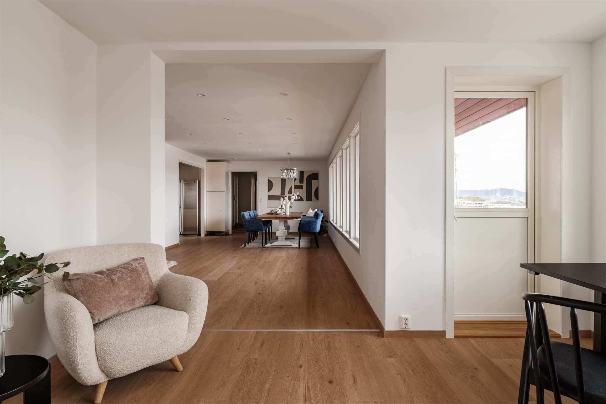 Ekstra stue med utgang til en av uteplassene.