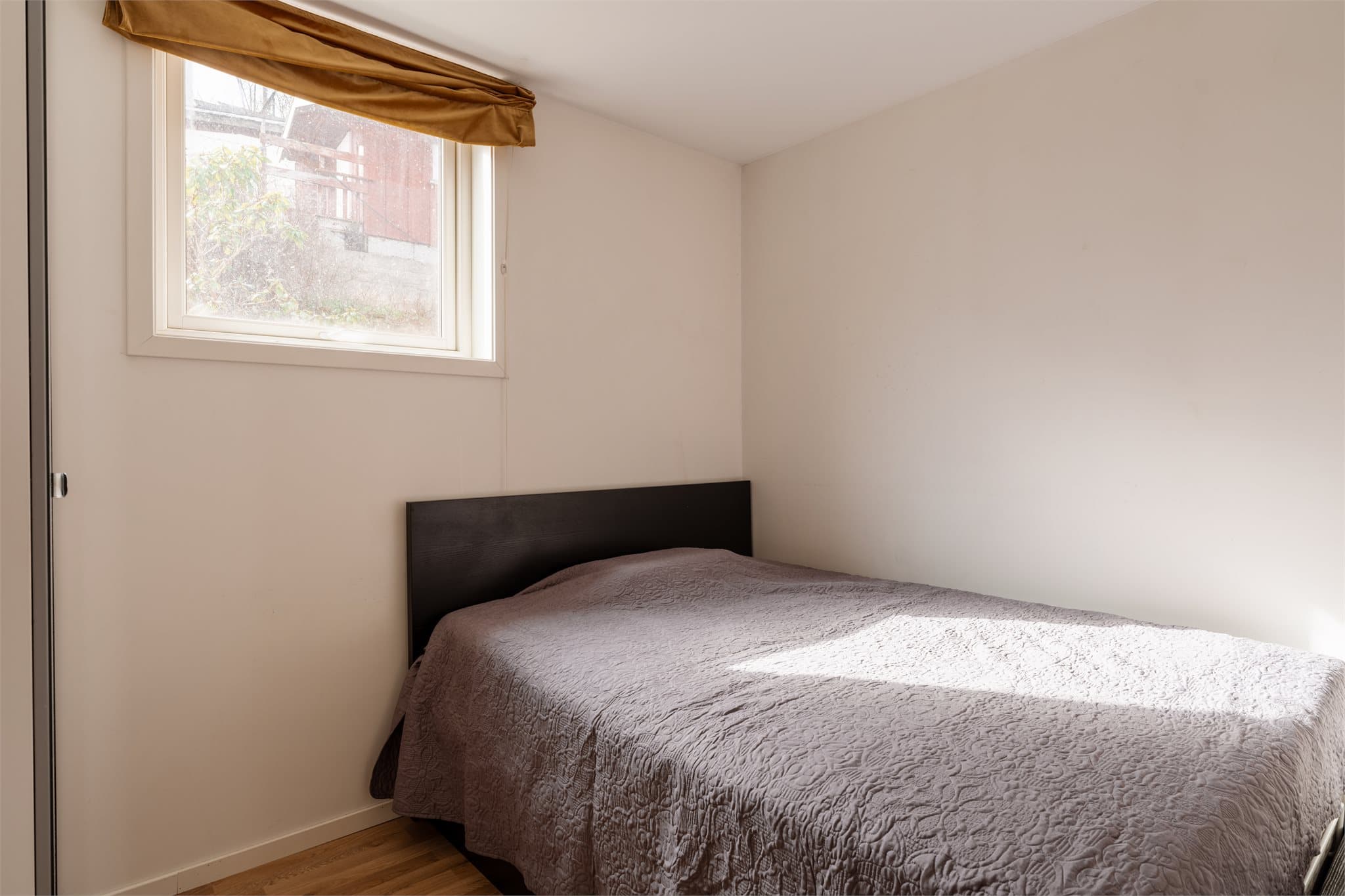 Soverom i undertetasjen.