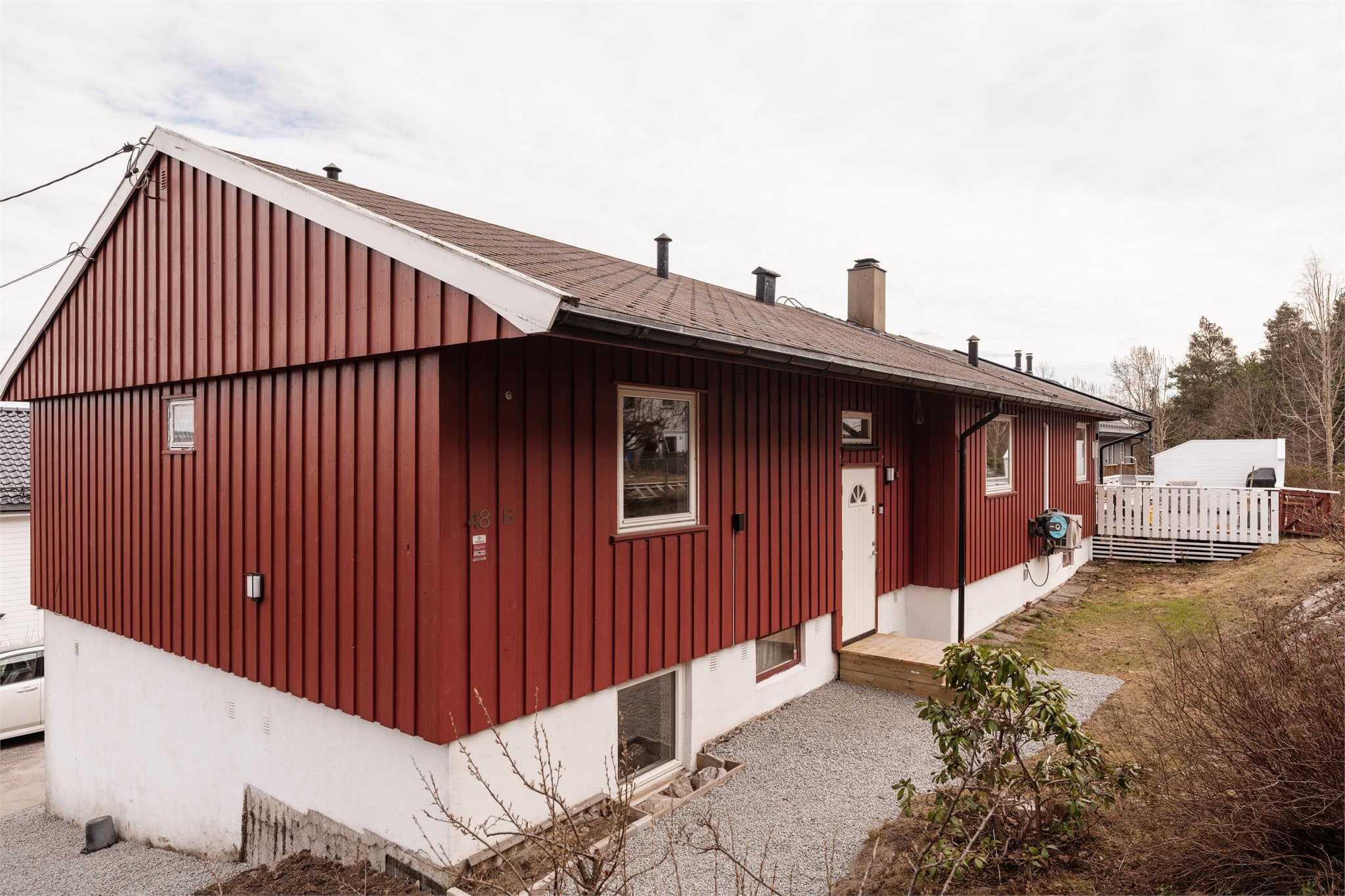 Familievennlig enebolig med garasje på 26 m² og skattefri leieinntekter fra hybel.