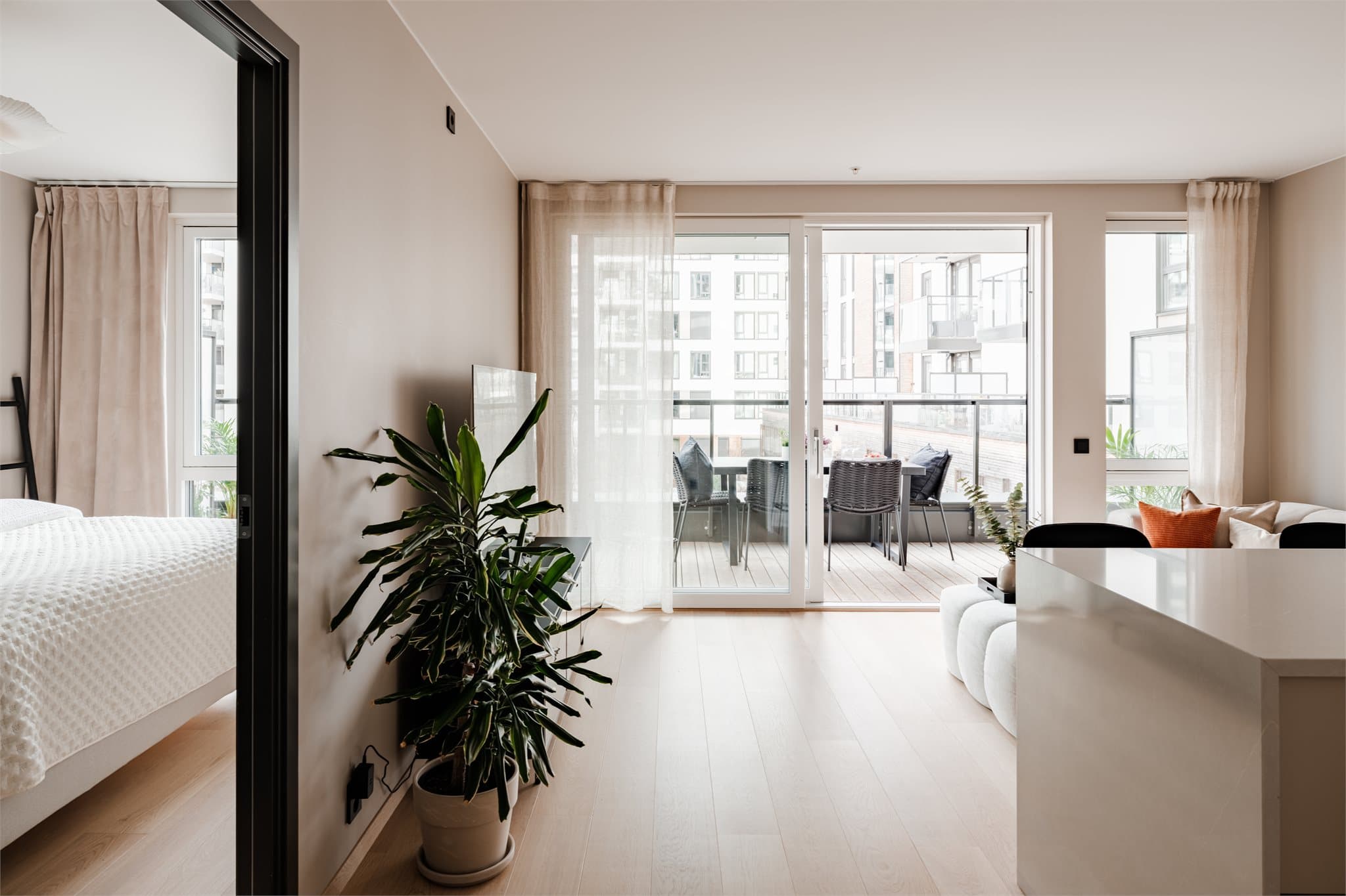 Emera Eiendomsmegling ønsker velkommen til flotte Middelthuns gate 17E! Foto: Paul-Dan Dragoman.