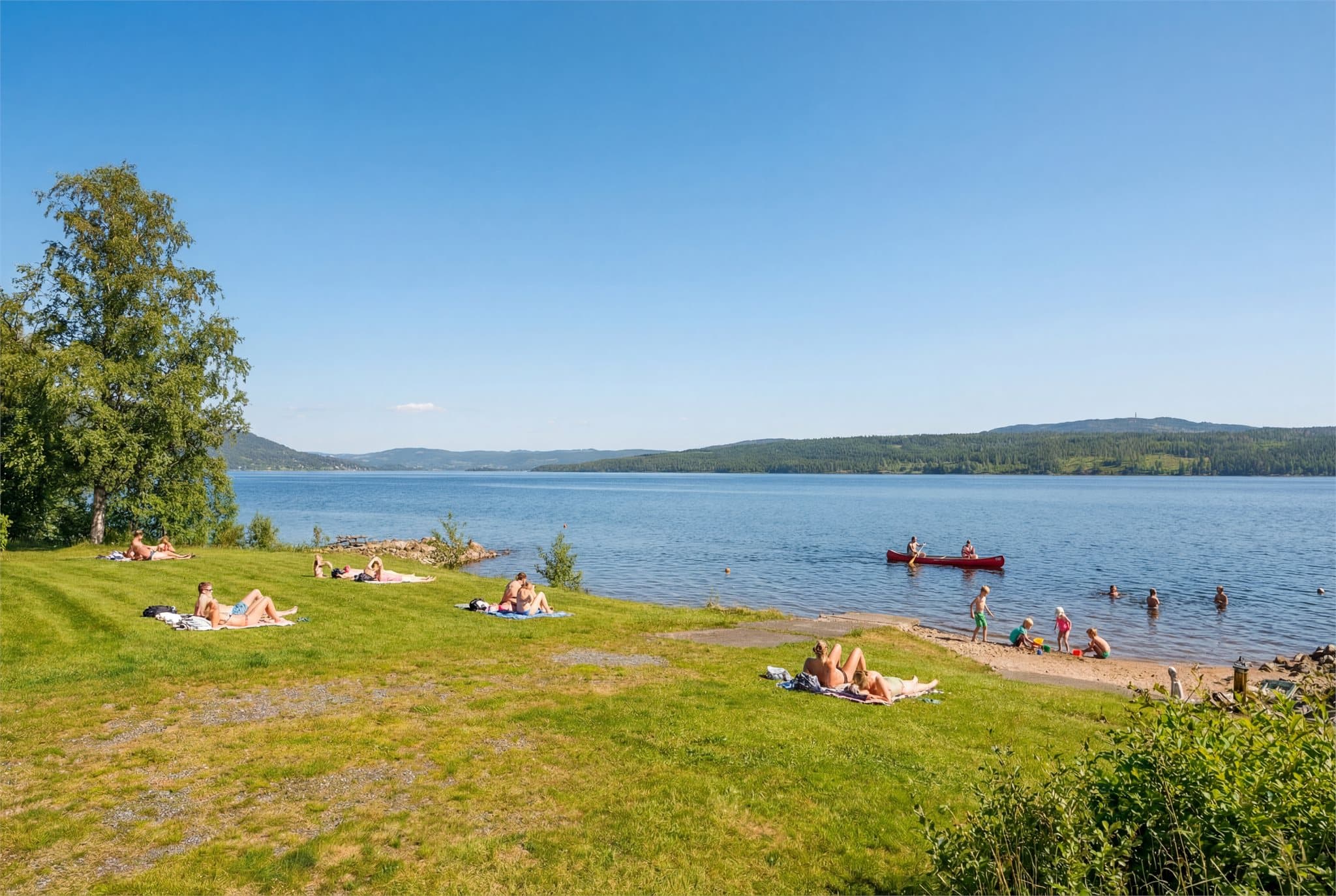 Badeplass i umiddelbar nærhet - bilde er digitalt redigert med mennesker til inspirasjon