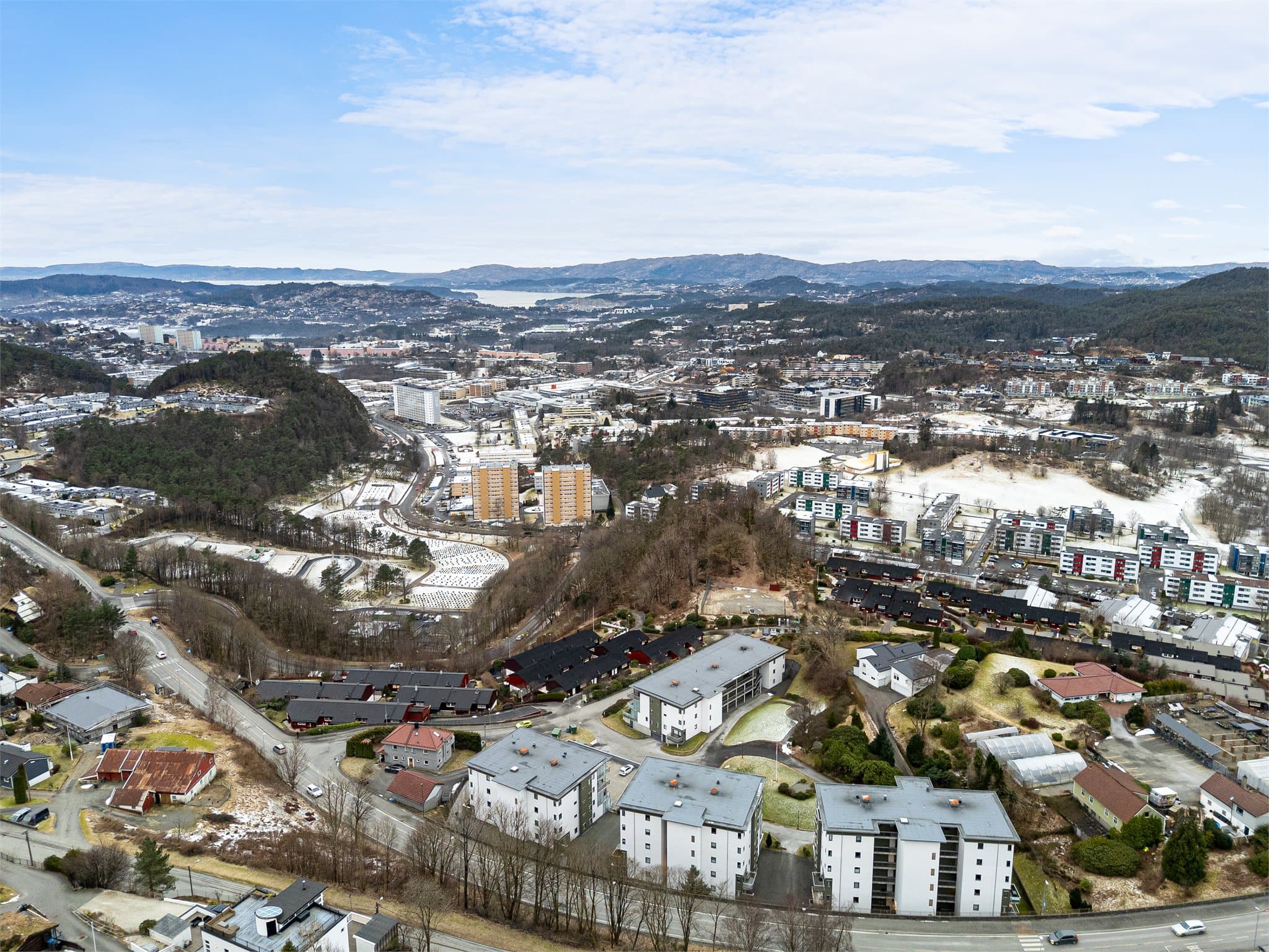 - 3 minutters gange til nærmeste busstopp hvor linje 15 og 46 går -