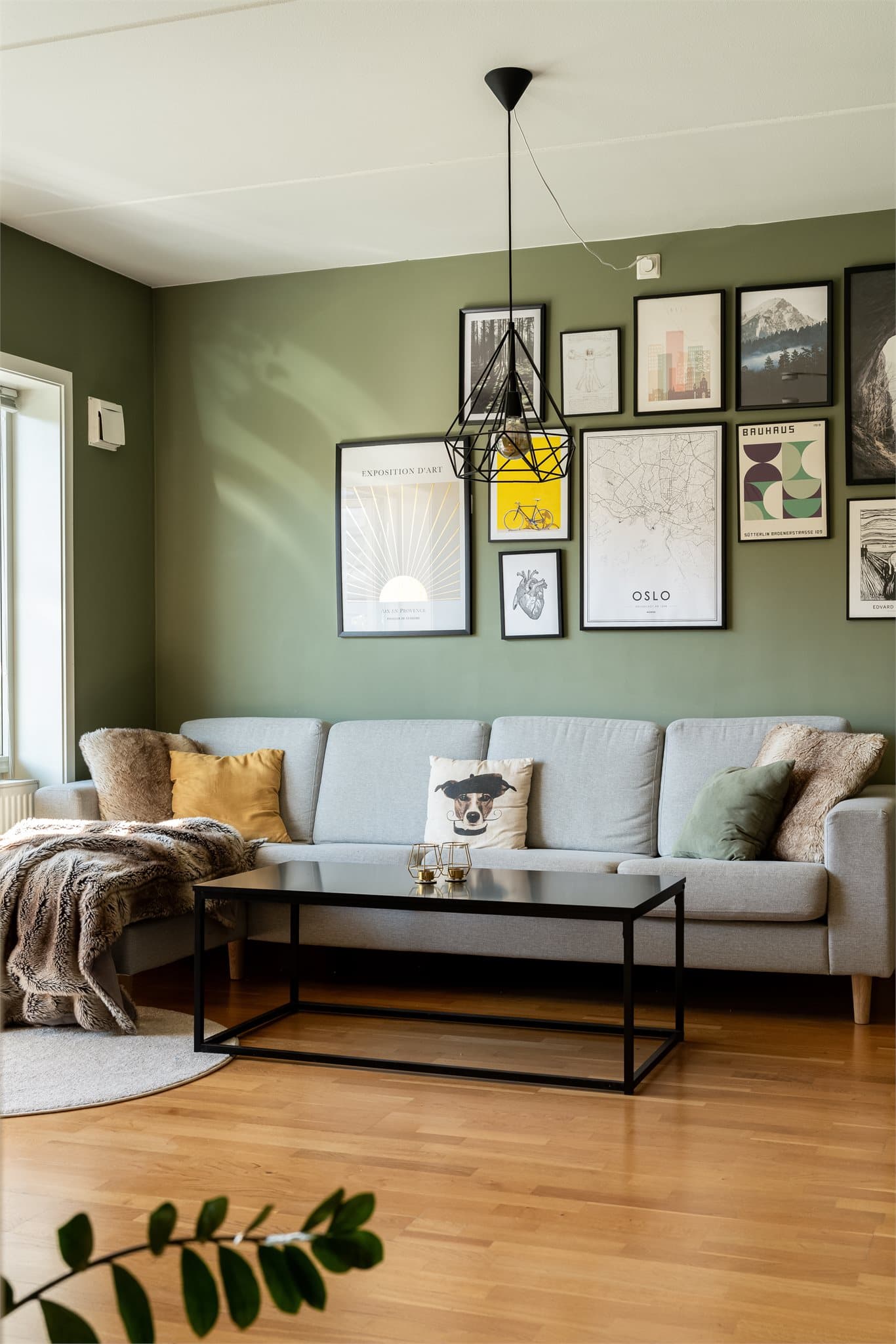 Boligen preges av en trivelig og behagelig atmosfære.