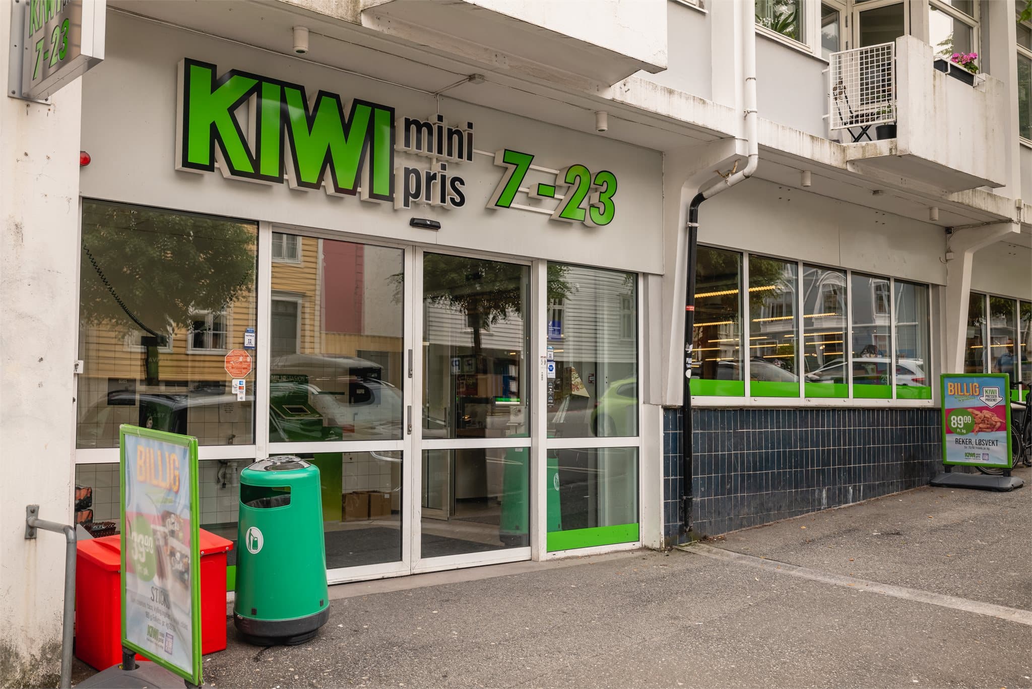 Ta handleturen på Kiwi, Rema 1000 eller Bunnpris bare få minutters gange unna leiligheten