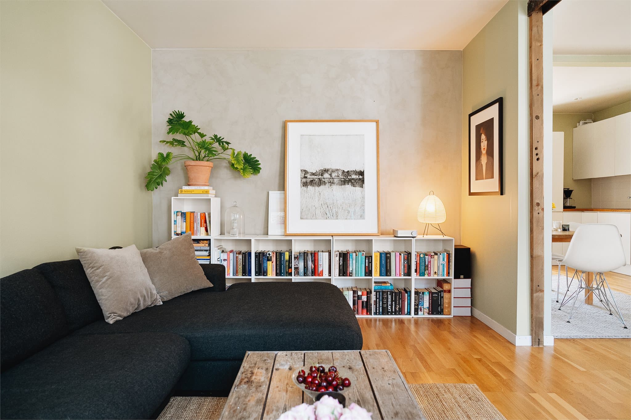 Det er målt en takhøyde på 2,53 i stuen og på kjøkkenet