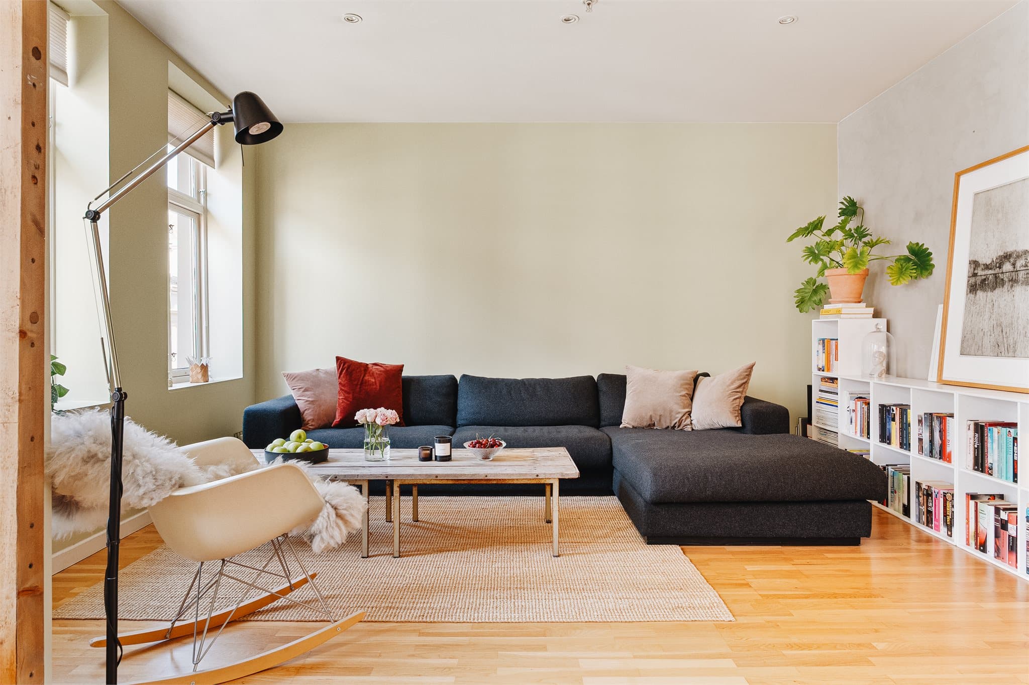 Foruten badet er gulvene belagt med parkett